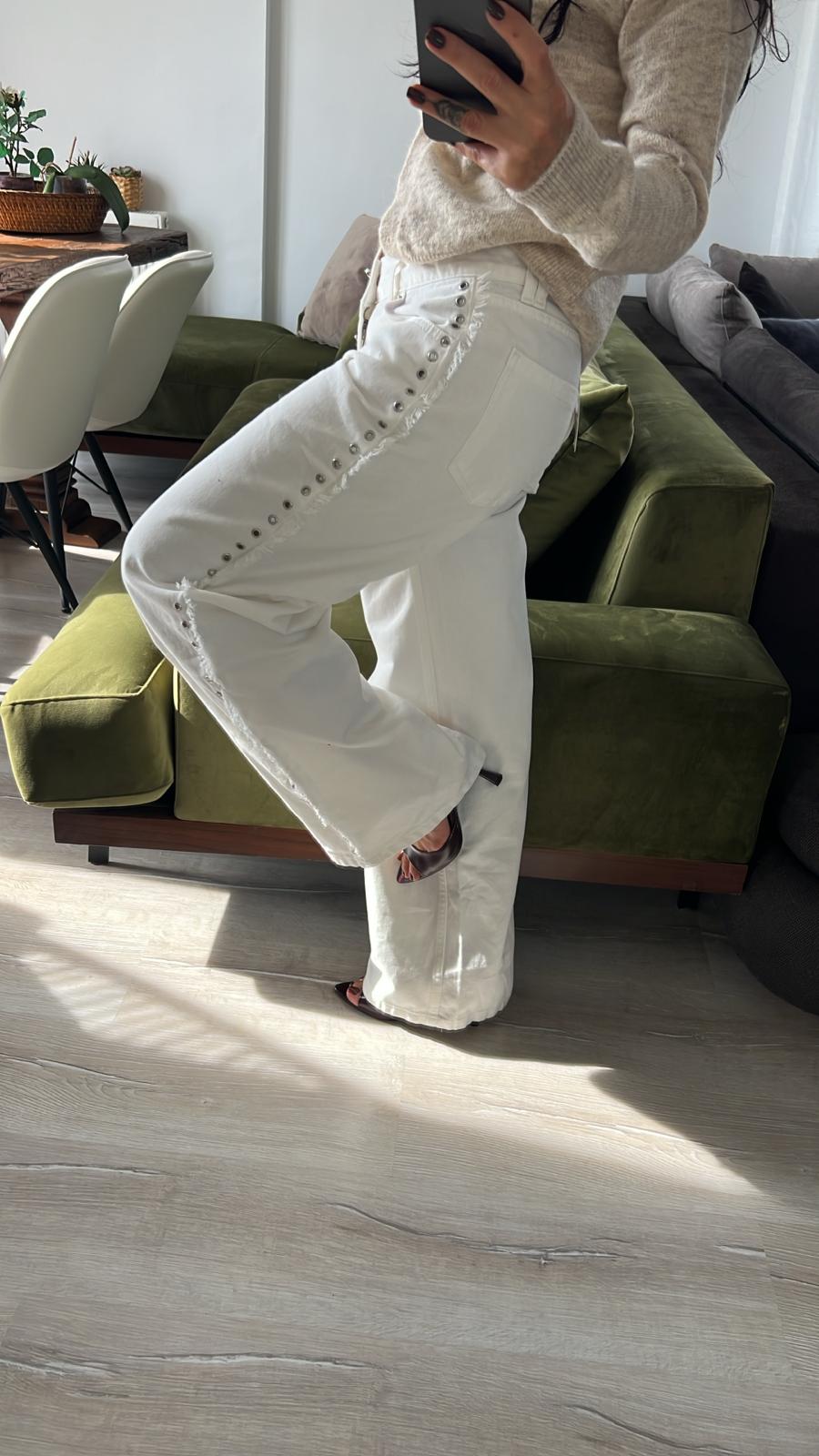 Kuş Gözü Detaylı Beyaz Denim Pantolon