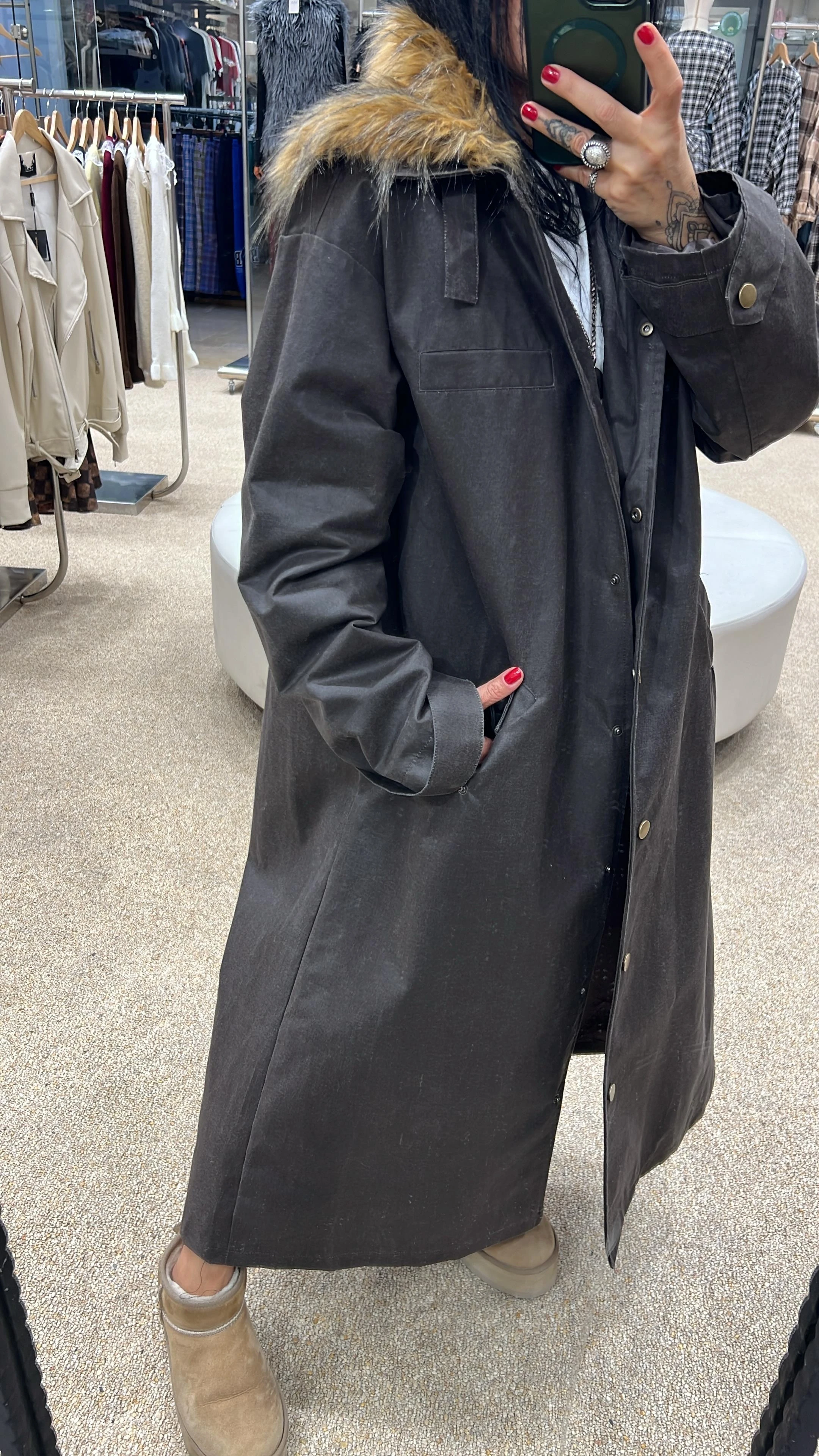 Yağlı Doku Kürk Yaka Eskitme Kahve Uzun Trençkot 