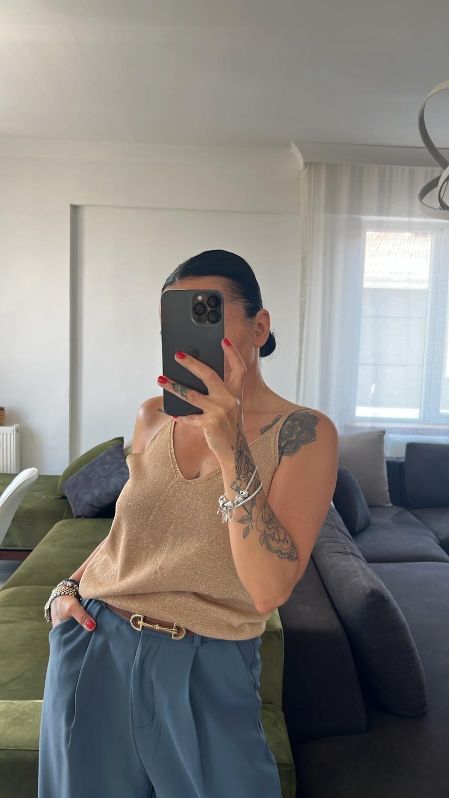 Sim Dokulu Askılı Bluz