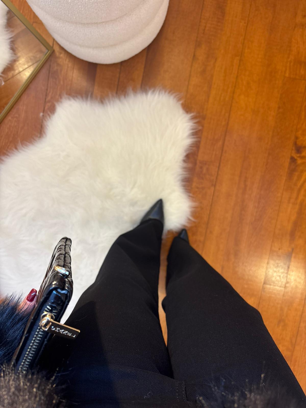 Kemerli Siyah Düz Kesim Likralı Jean 