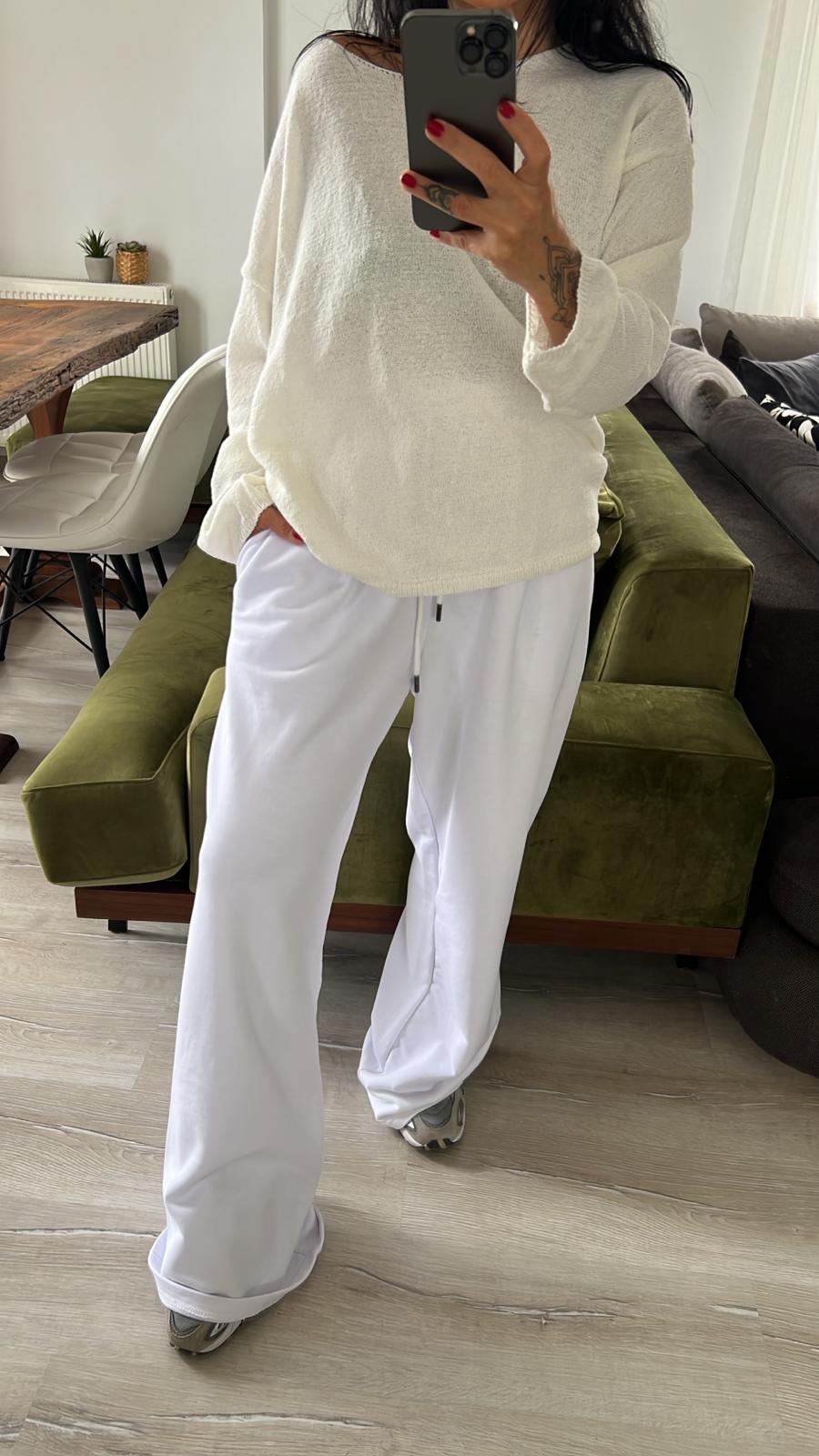 Beyaz Bol Paça Beli Lastikli Eşofman 