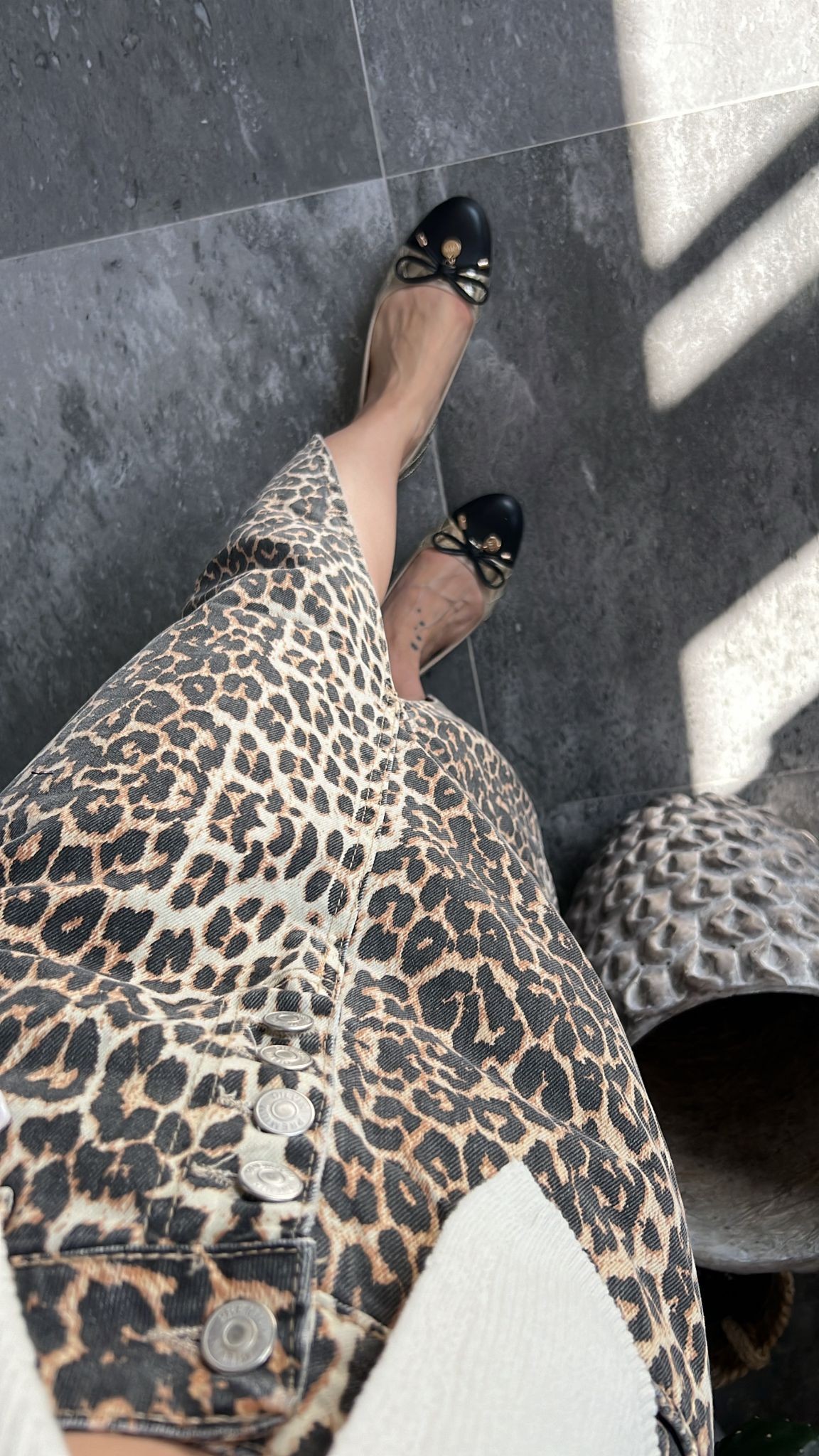 Önü Yırtmaçlı Leopar Denim Etek