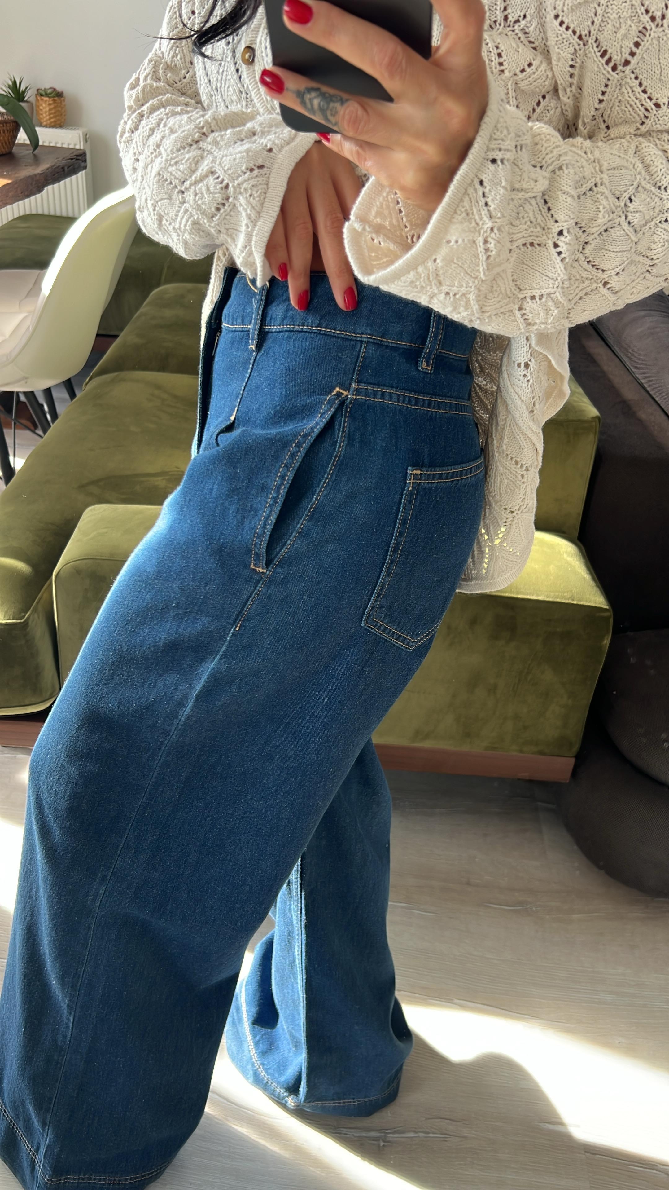 Paçası Geniş Dikimli Pileli Denim Pantolon
