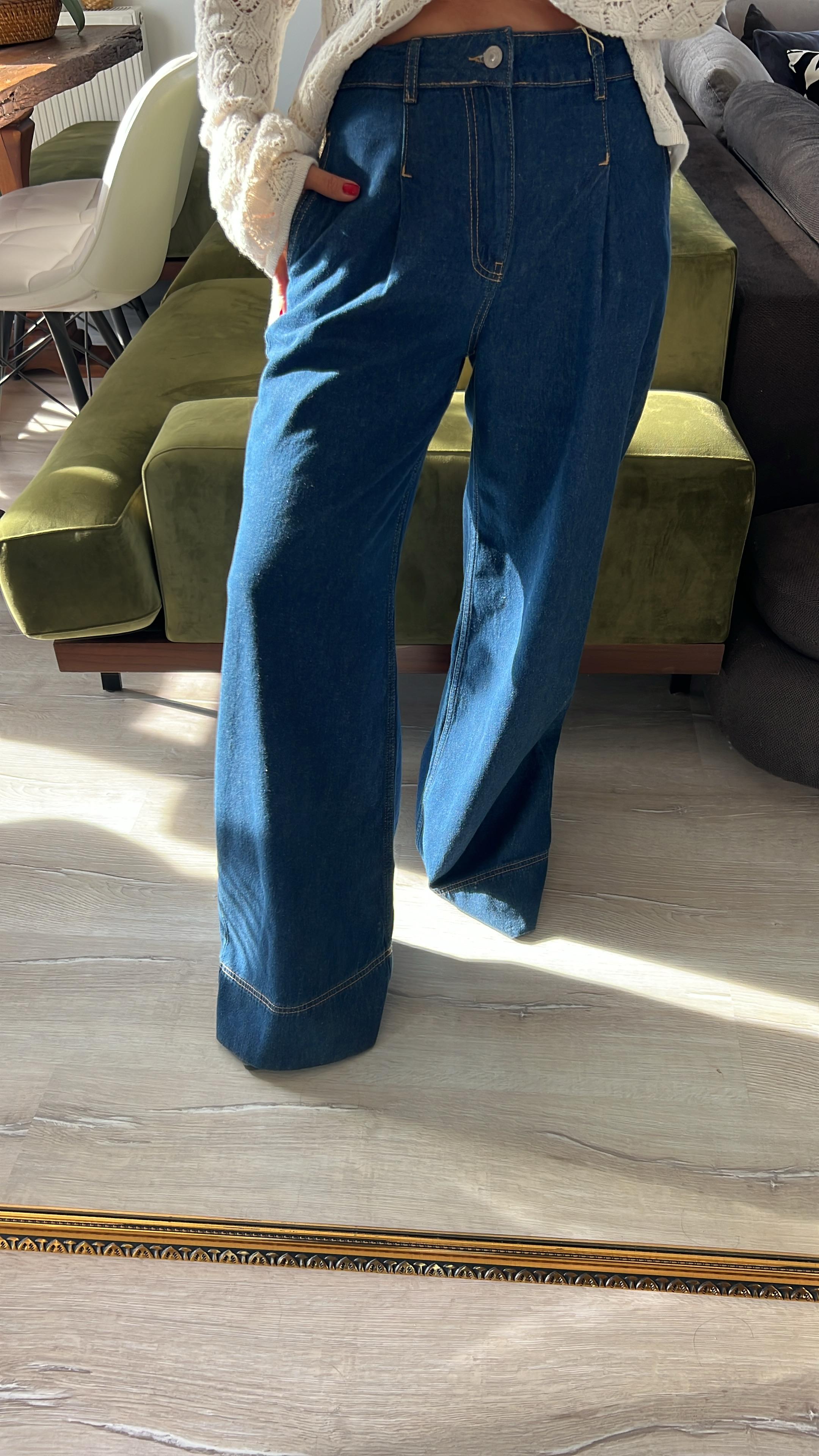 Paçası Geniş Dikimli Pileli Denim Pantolon