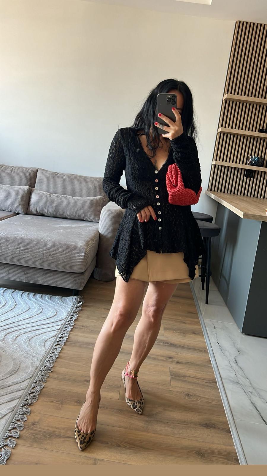 Düğmeli Peplum Dantel Hırka