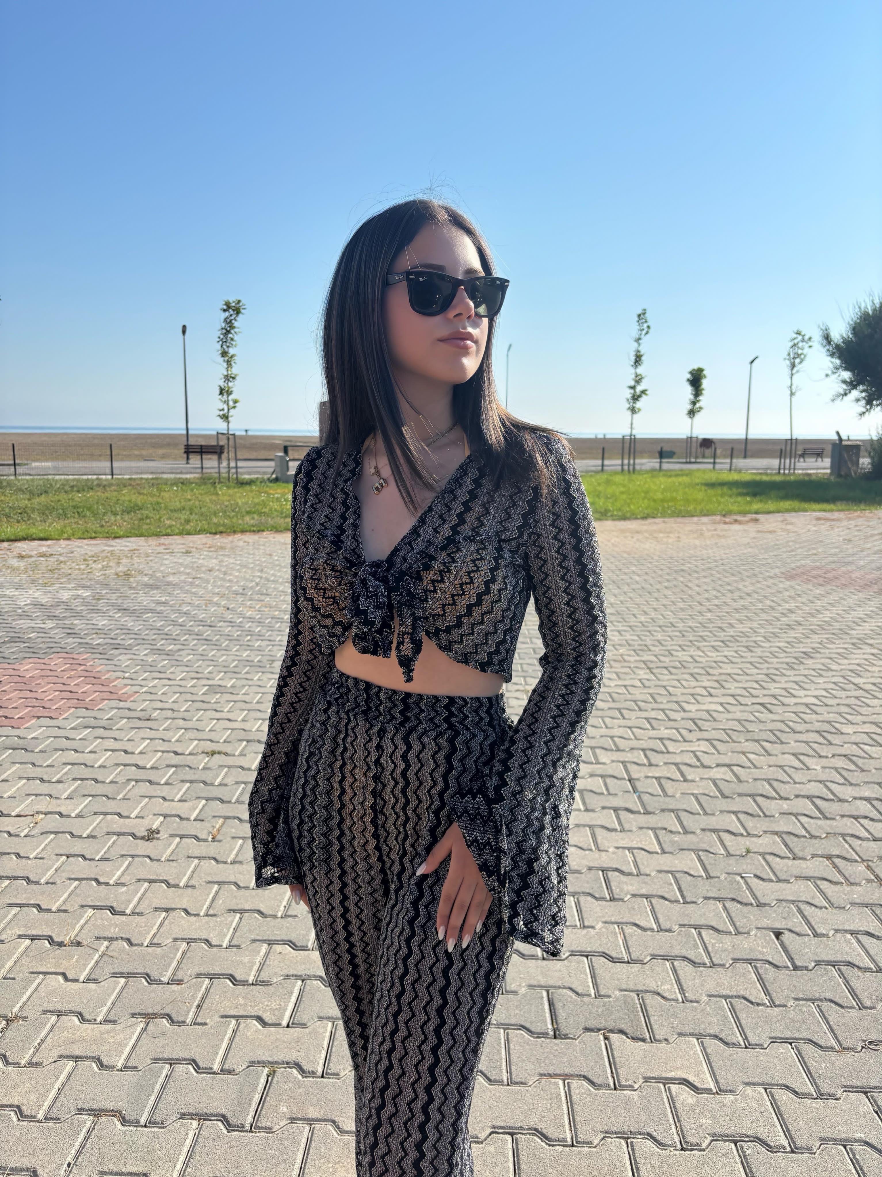 Bağlamalı Gold Simli Desenli Takım