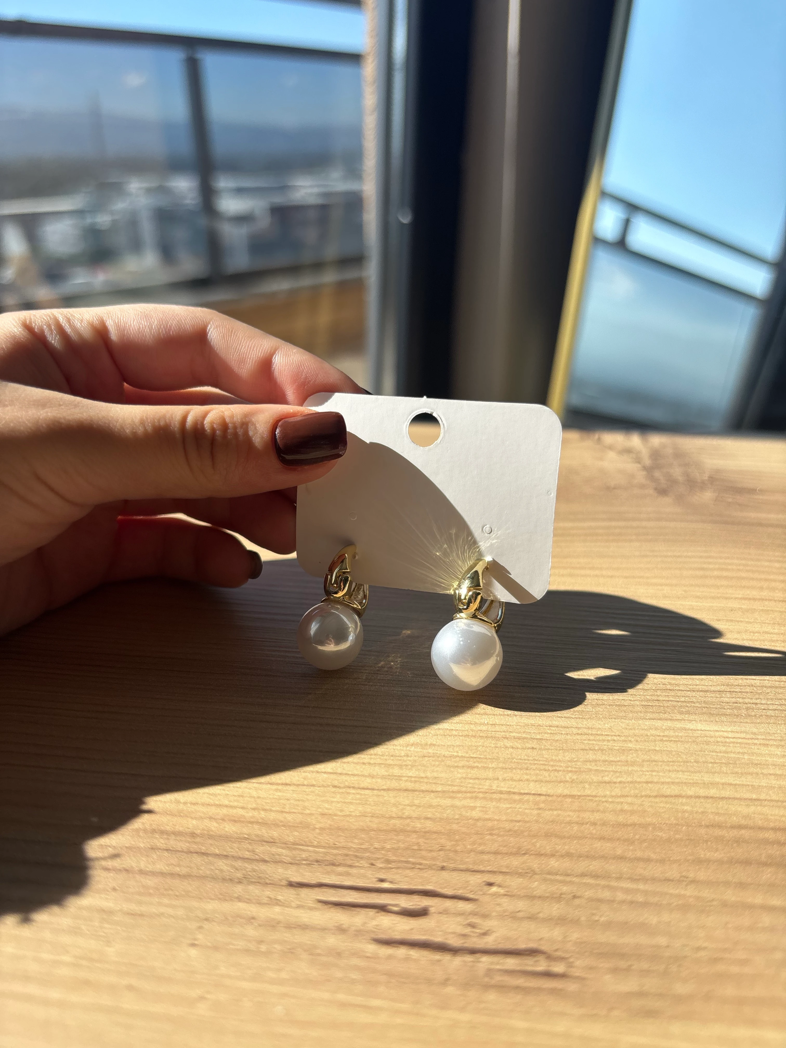 Mini Halka Sallantılı İnci Topu Küpe