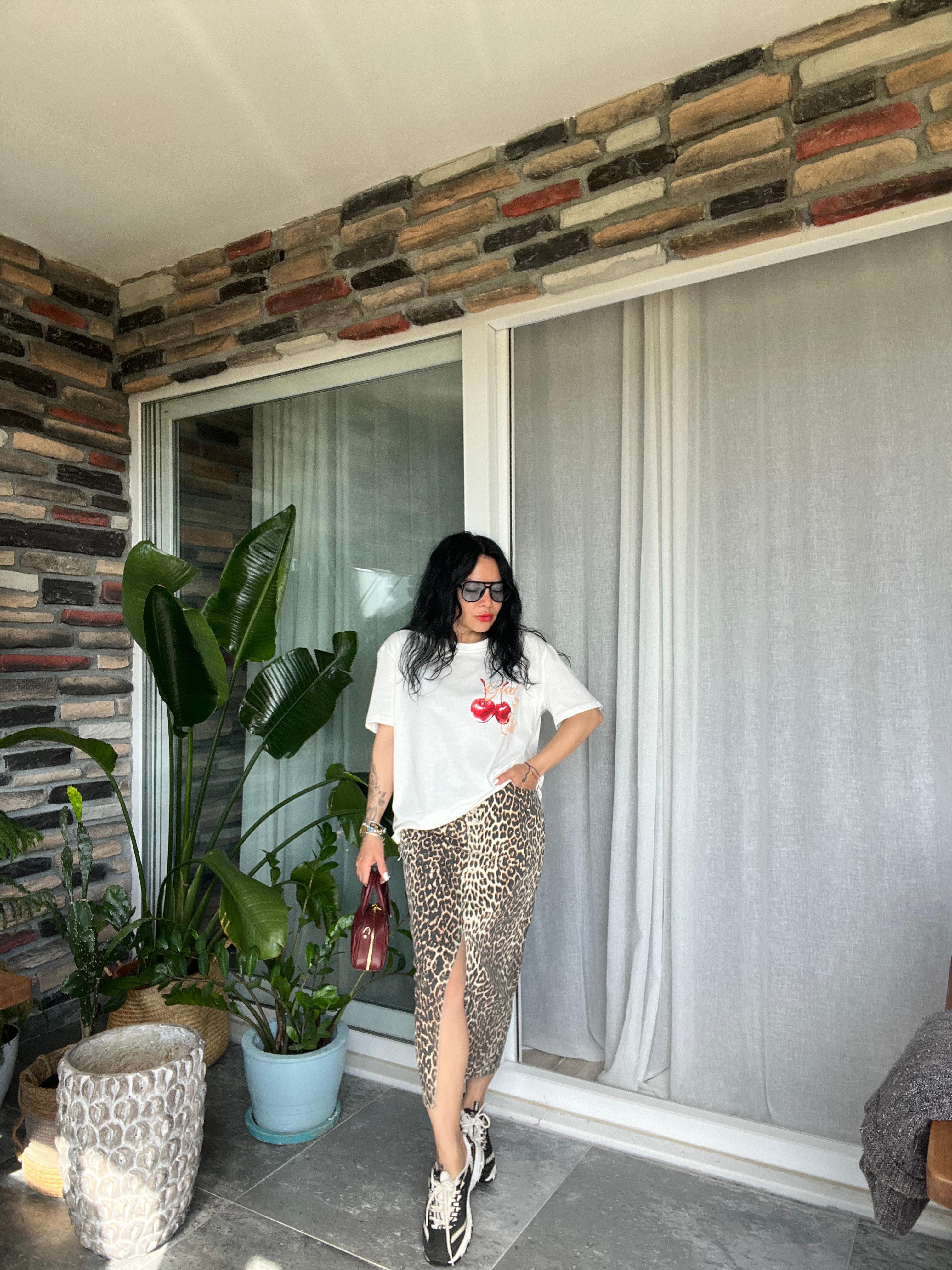 Önü Yırtmaçlı Leopar Denim Etek