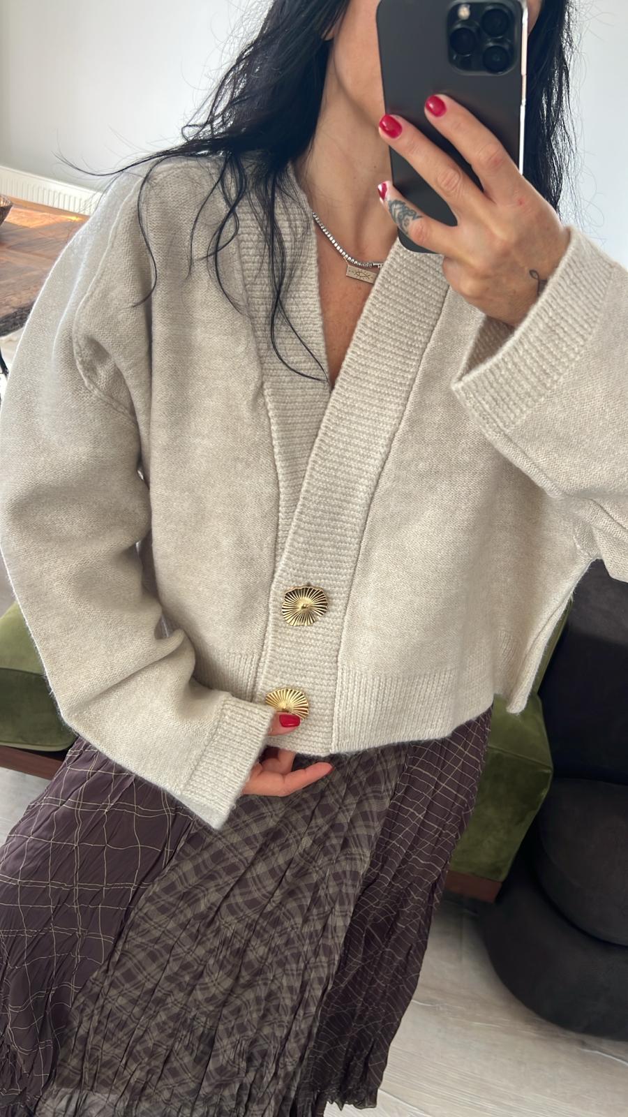 Taş Rengi Düğme Detaylı Triko Hırka  