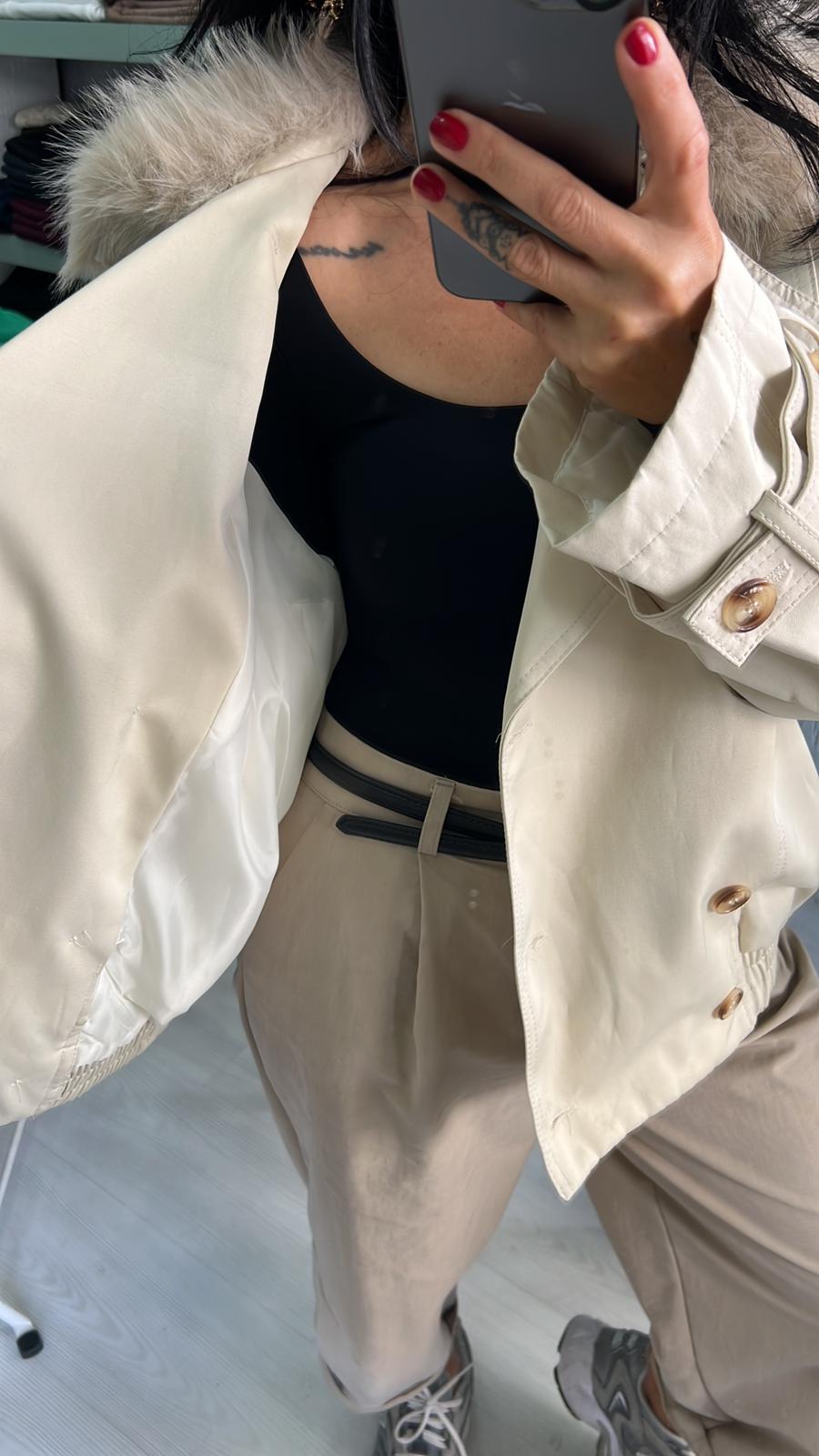 ZR Yakası Kürk Detaylı Trençkot 