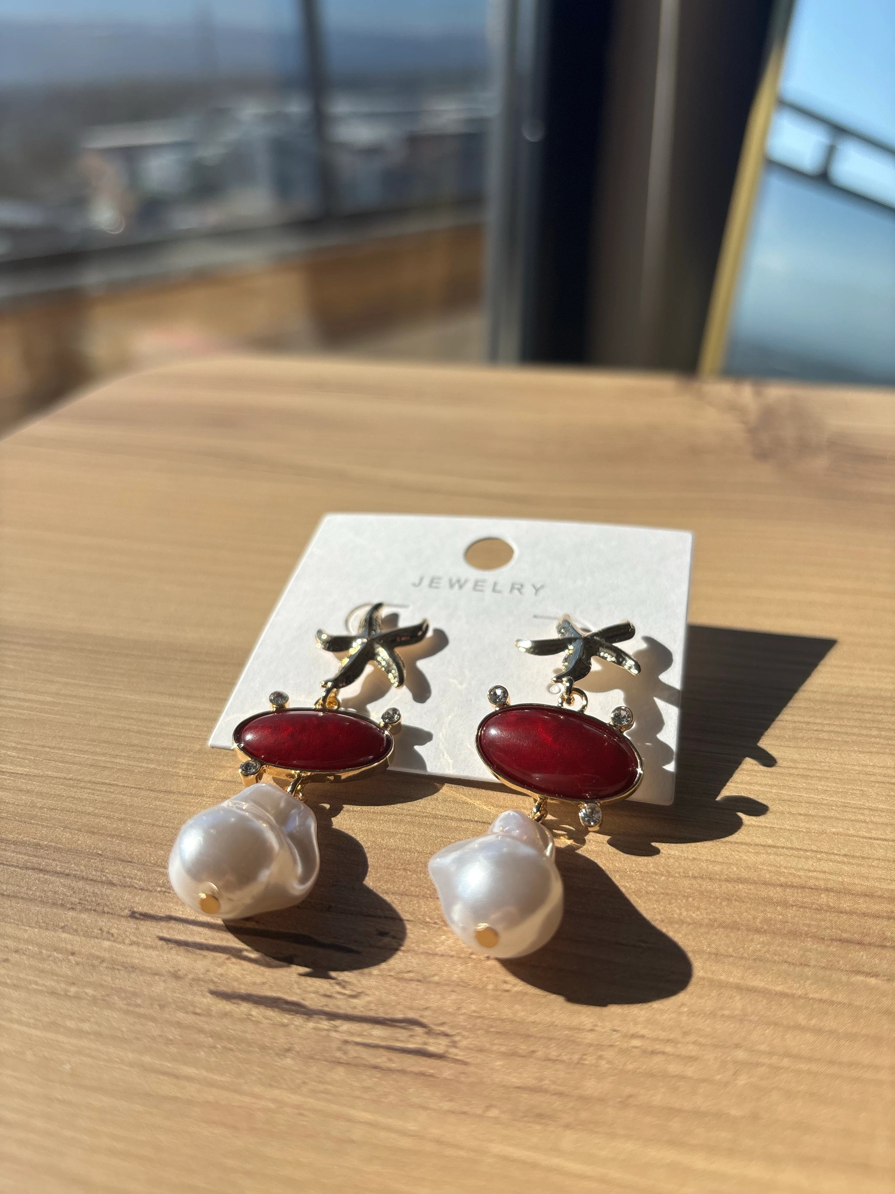 Bordo Oval Taşlı Barok İnci Küpe