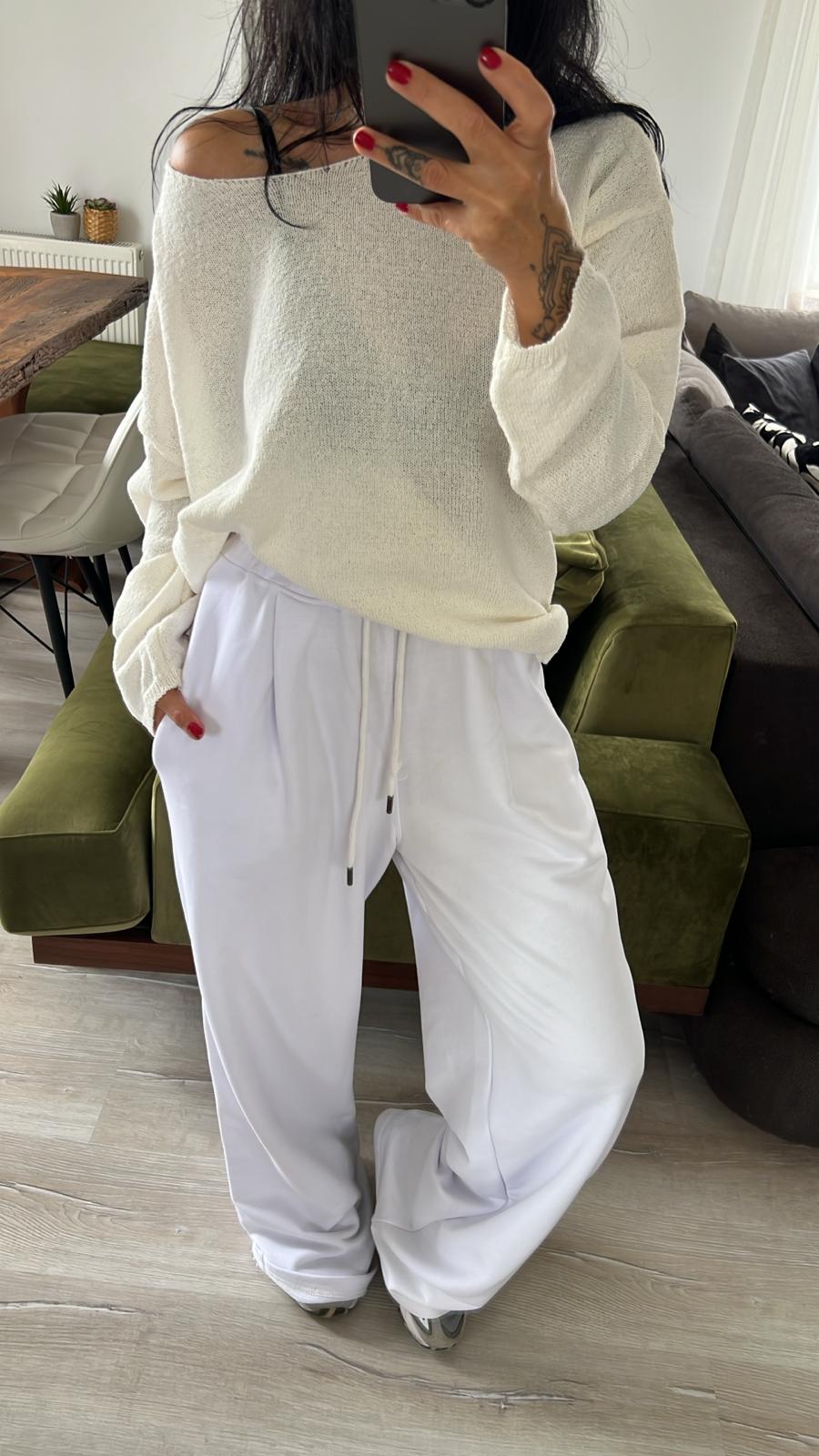 Beyaz Bol Paça Beli Lastikli Eşofman 