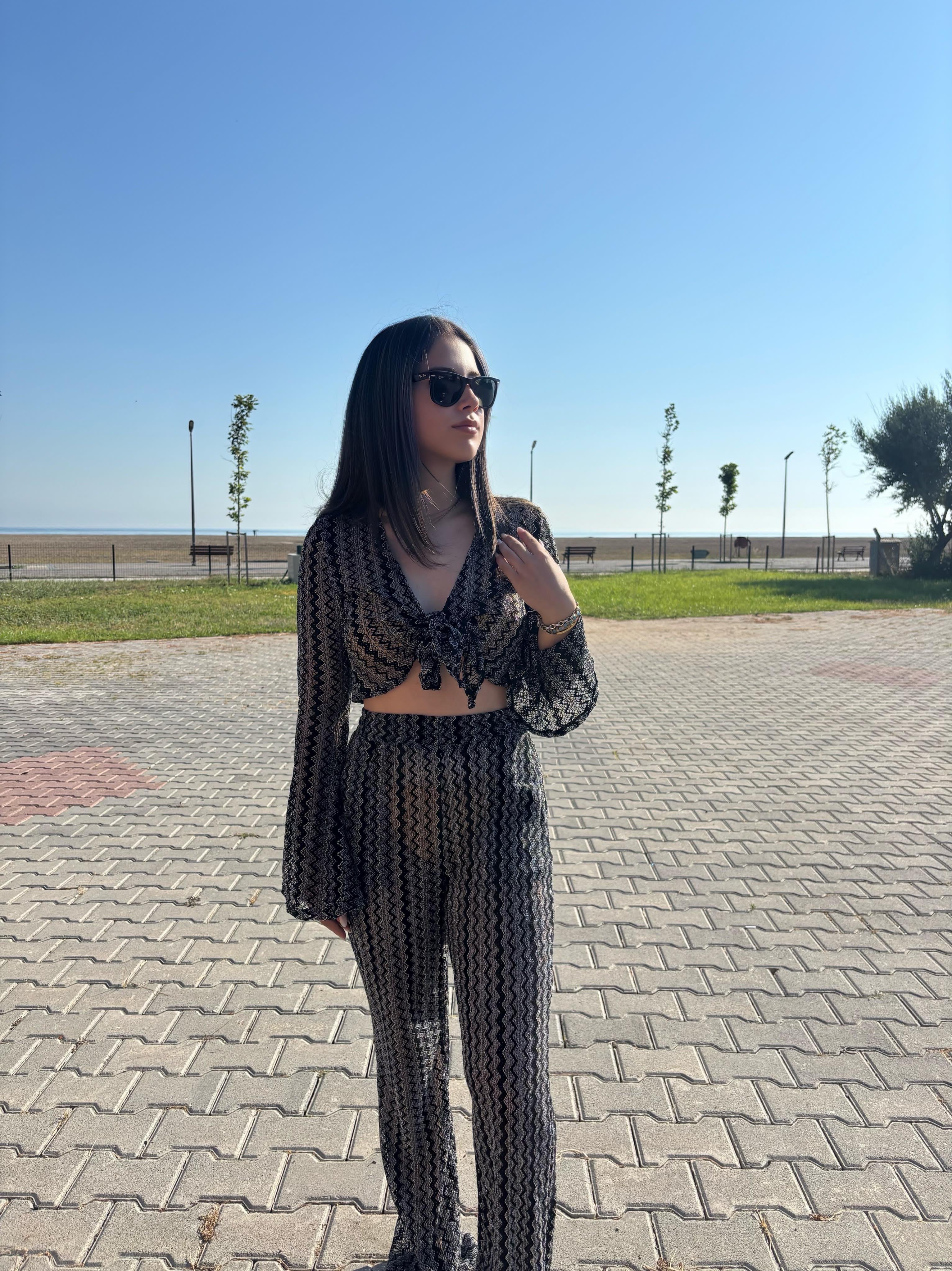 Bağlamalı Gold Simli Desenli Takım