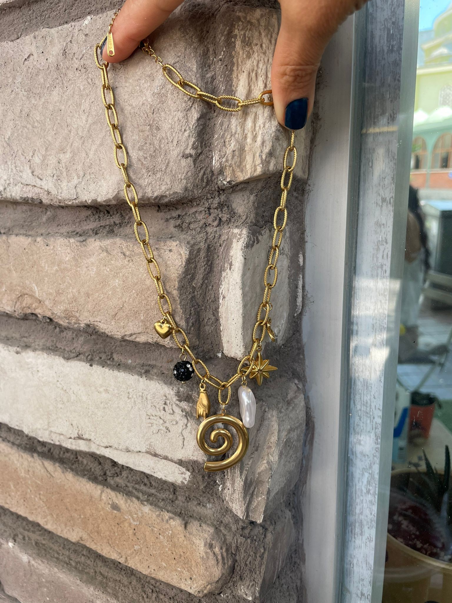 Gold Spiral Charm Kolye 