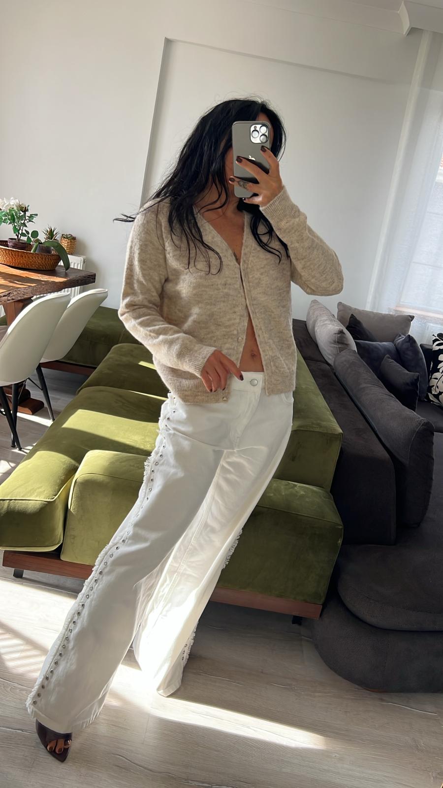 Kuş Gözü Detaylı Beyaz Denim Pantolon