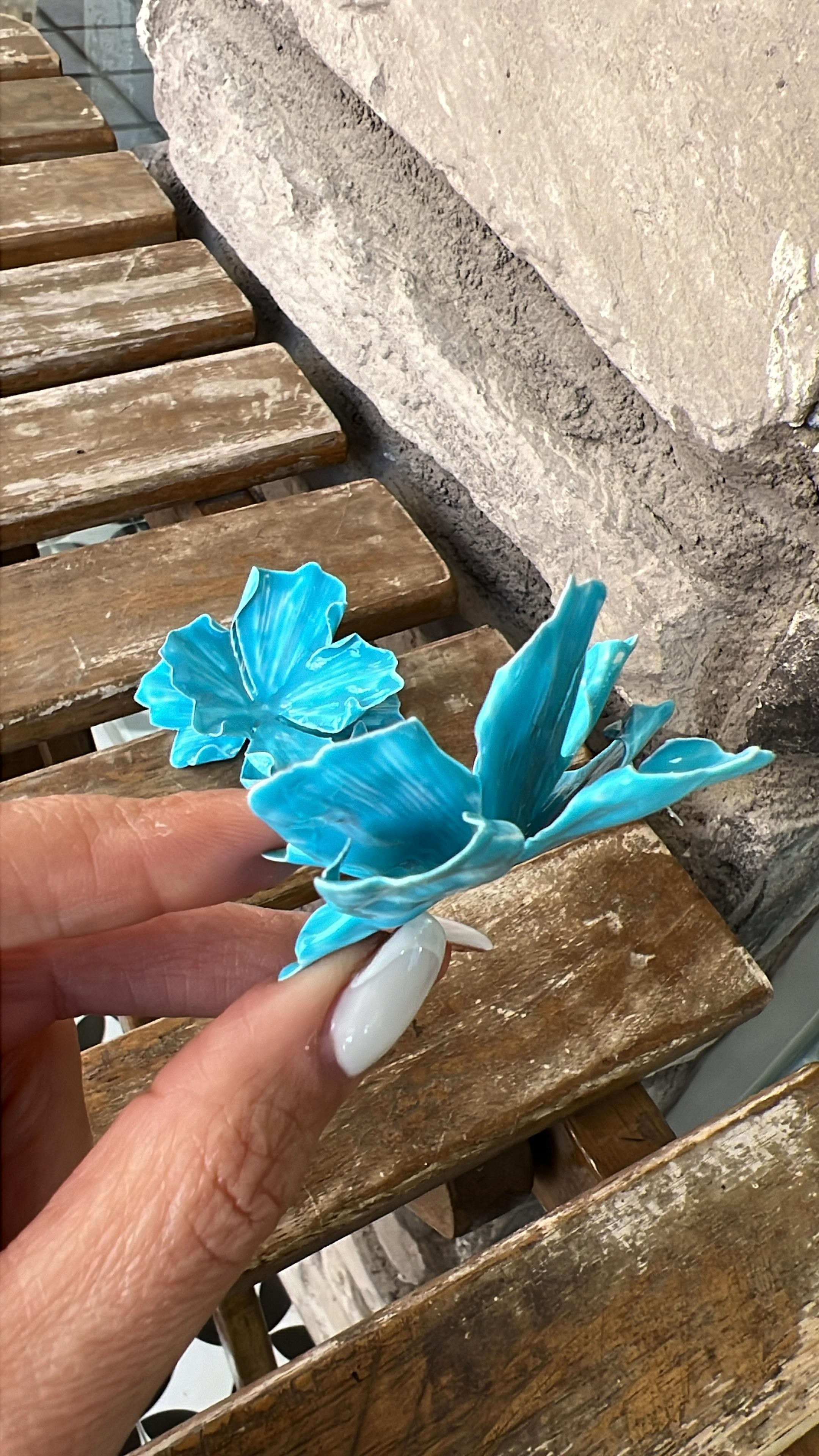 Üç Boyutlu Mavi Çiçek Küpe