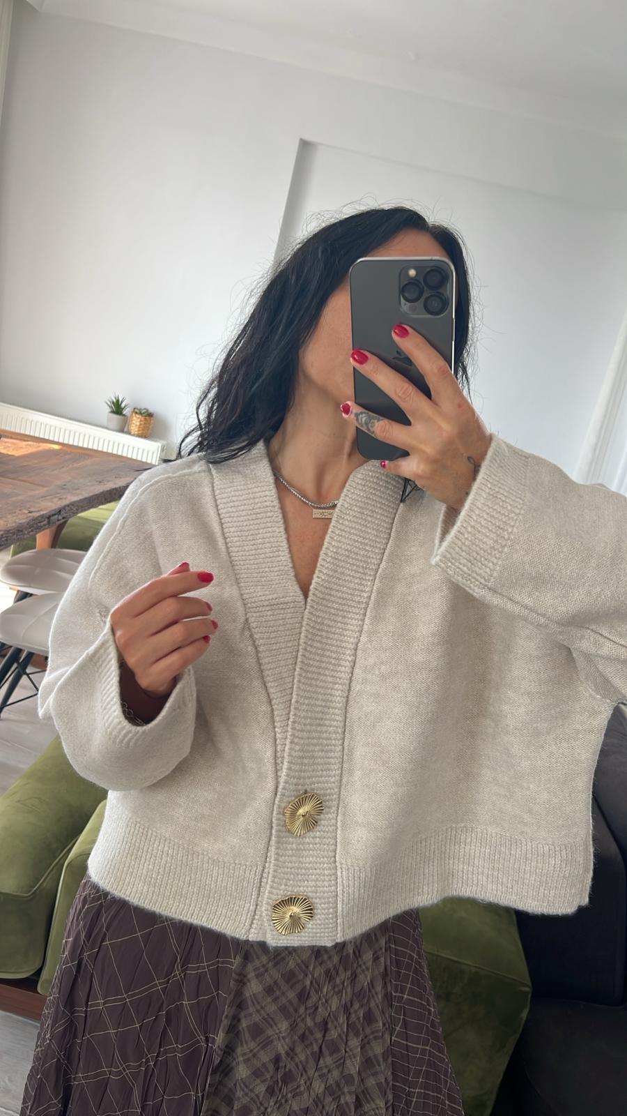 Taş Rengi Düğme Detaylı Triko Hırka  