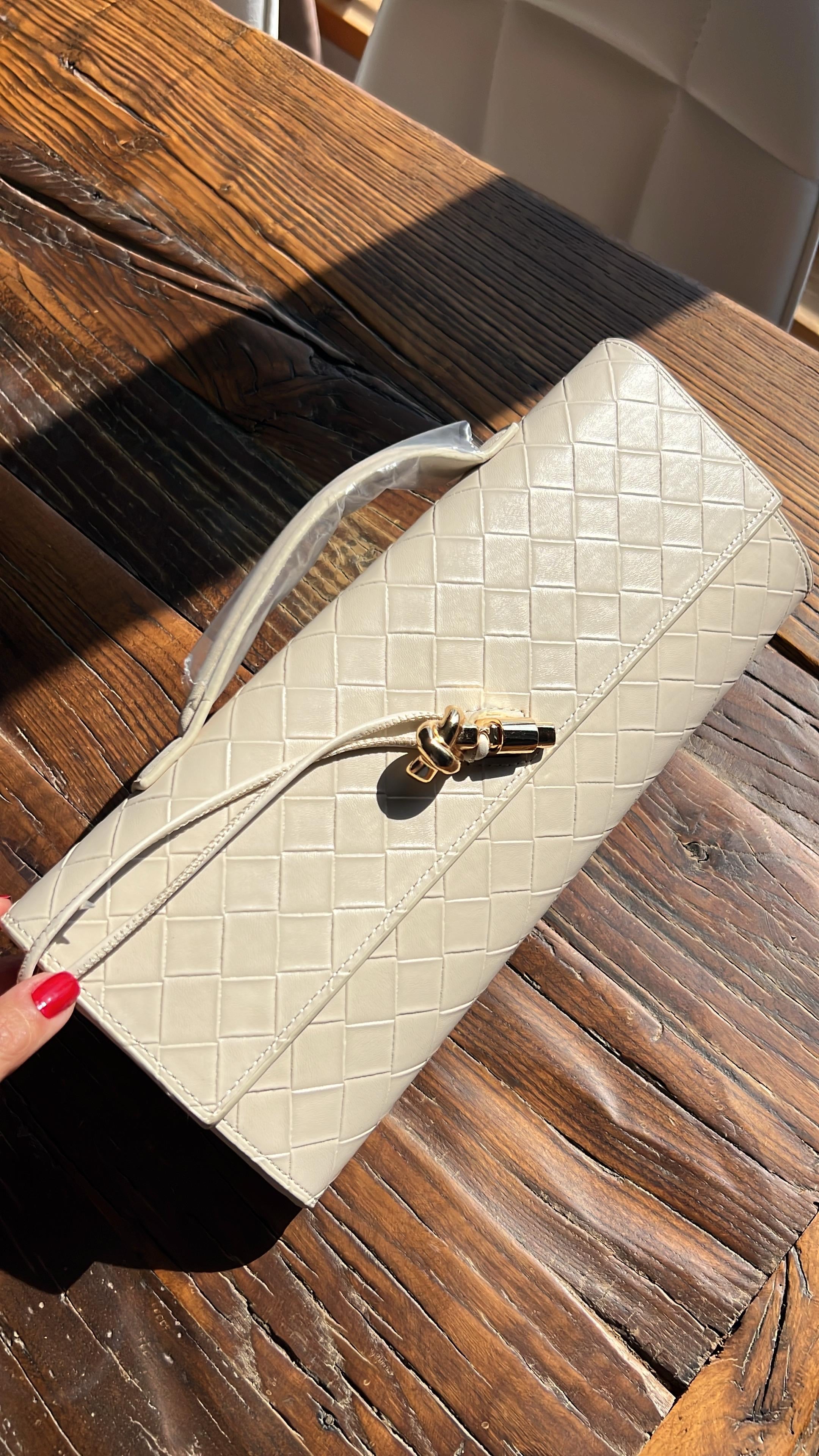 Marka Model Kapitoneli Clutch Çanta