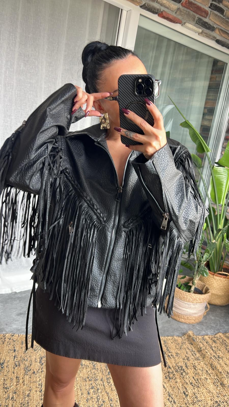 Püsküllü Siyah Deri Ceket