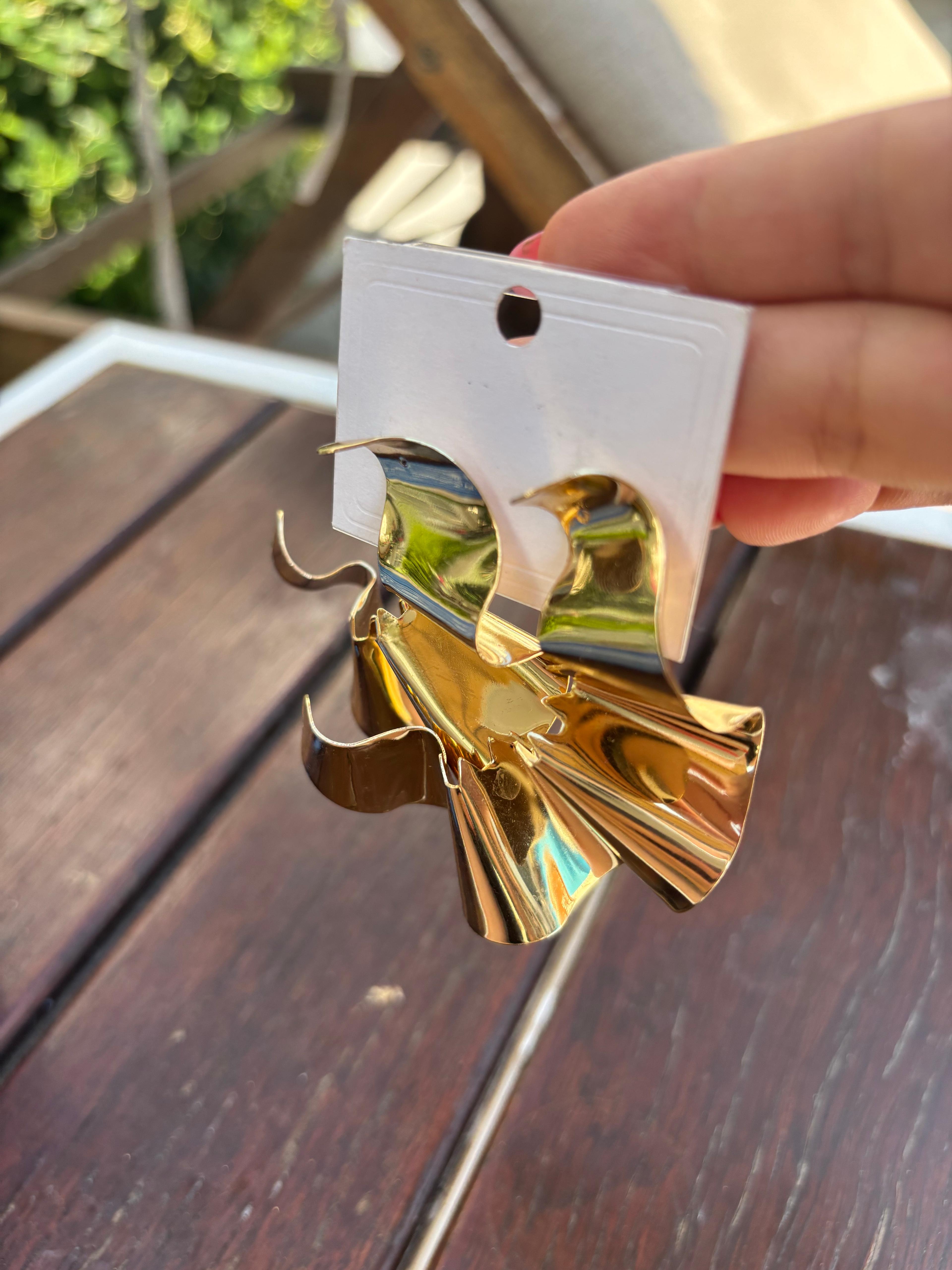 Dalgalı Gold Küpe