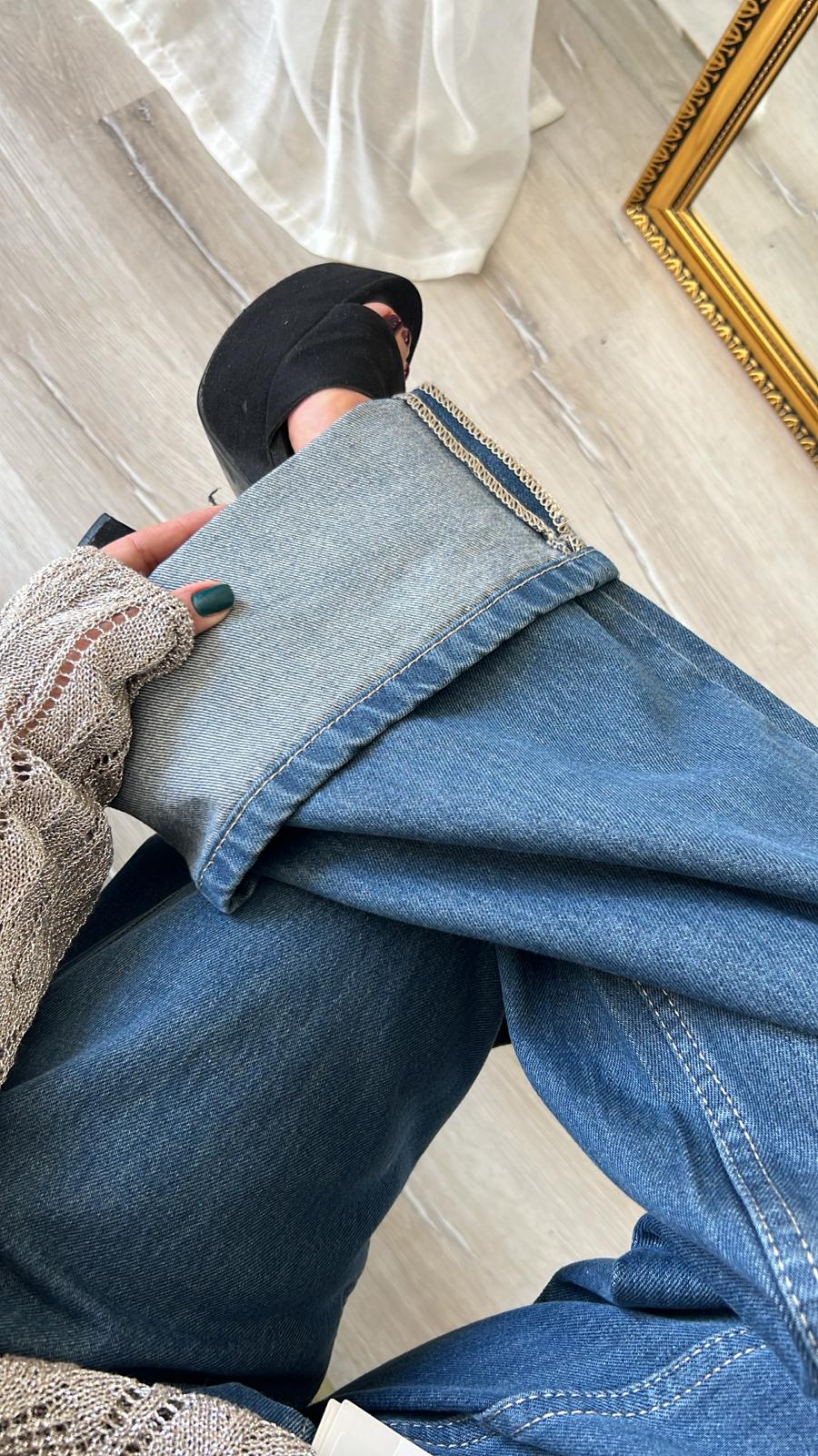 Paçası Kıvrık Geniş Kesim Mavi Denim Pantolon