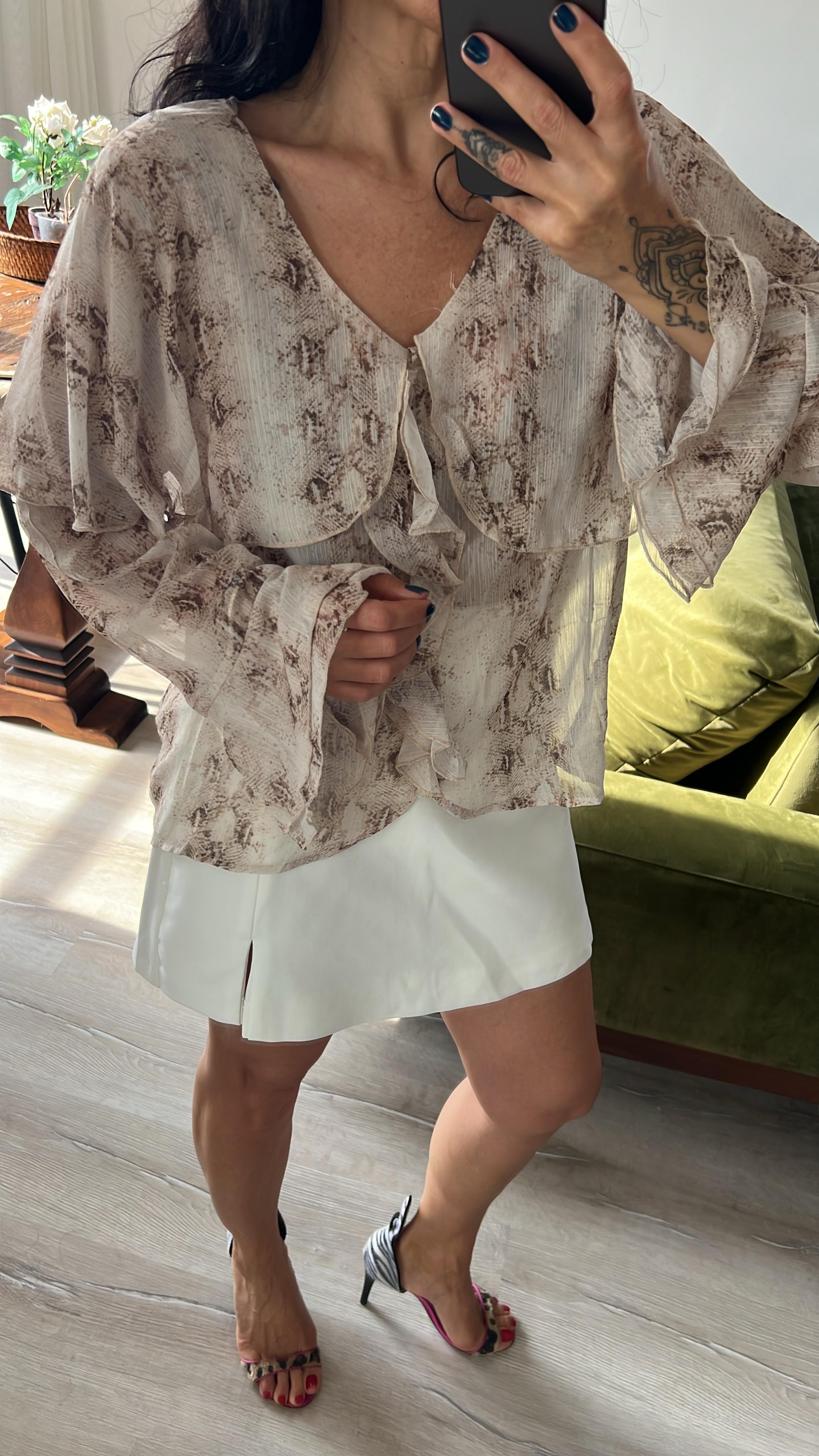 Yılan Desenli Volanlı Bluz