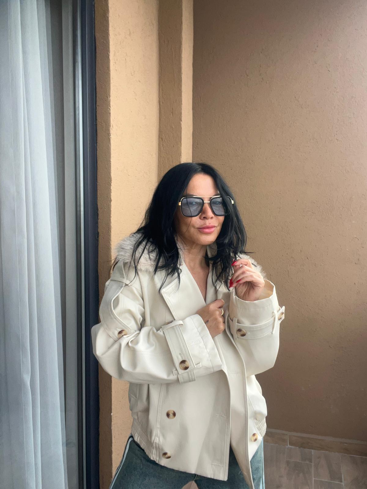 ZR Yakası Kürk Detaylı Trençkot 