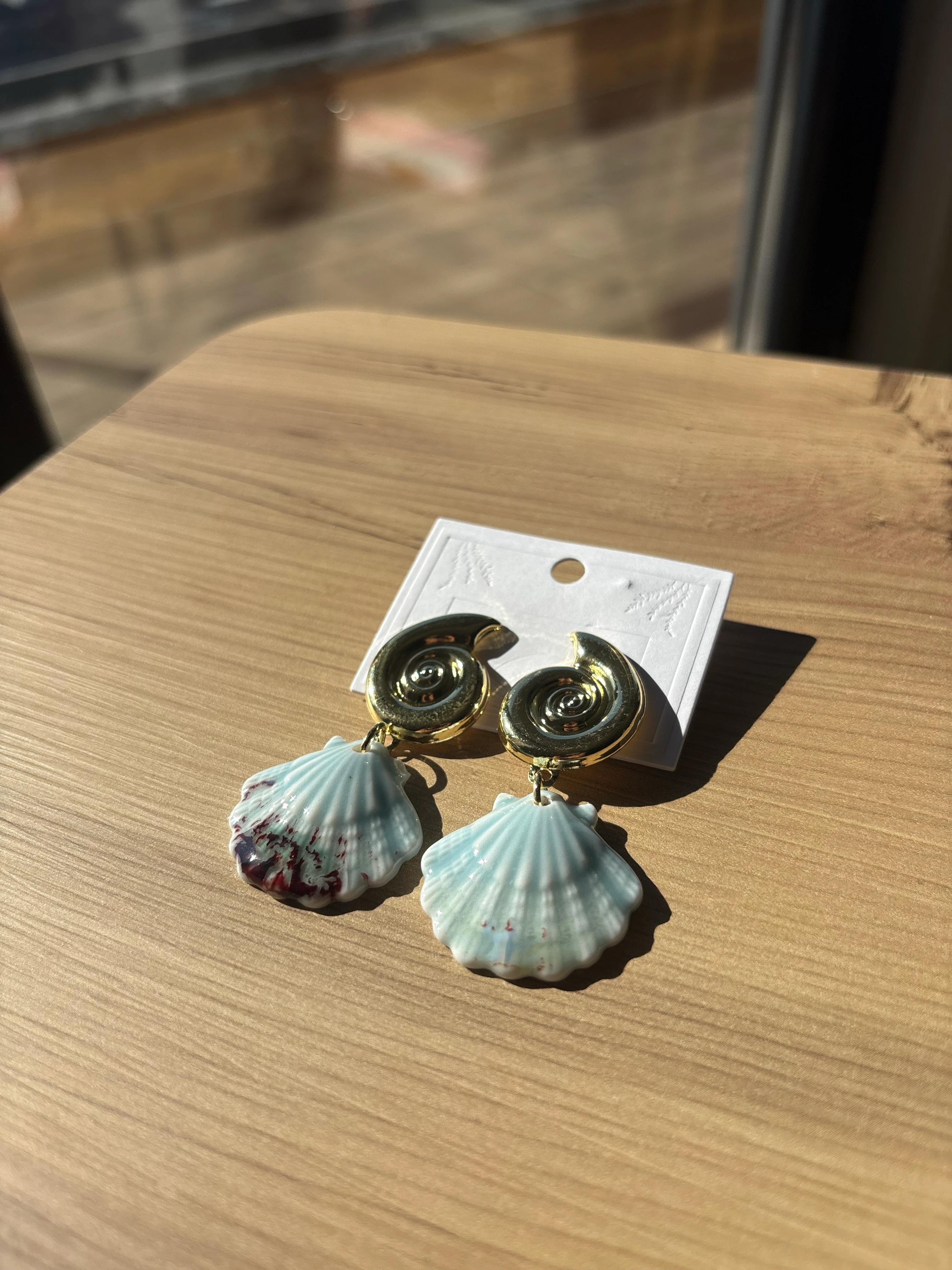 Sarmal Mavi Kabuk Küpe