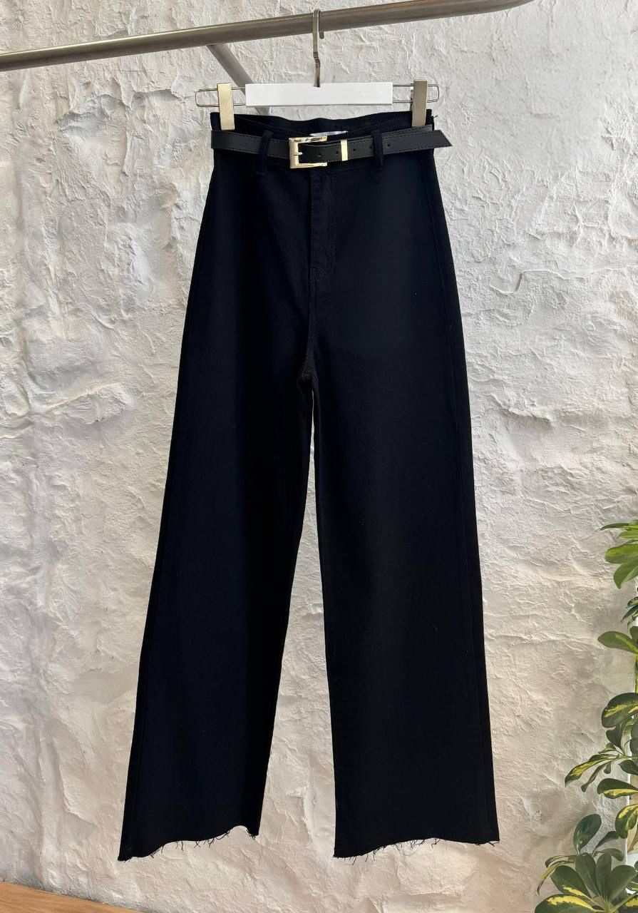 Kemerli Siyah Düz Kesim Likralı Jean 