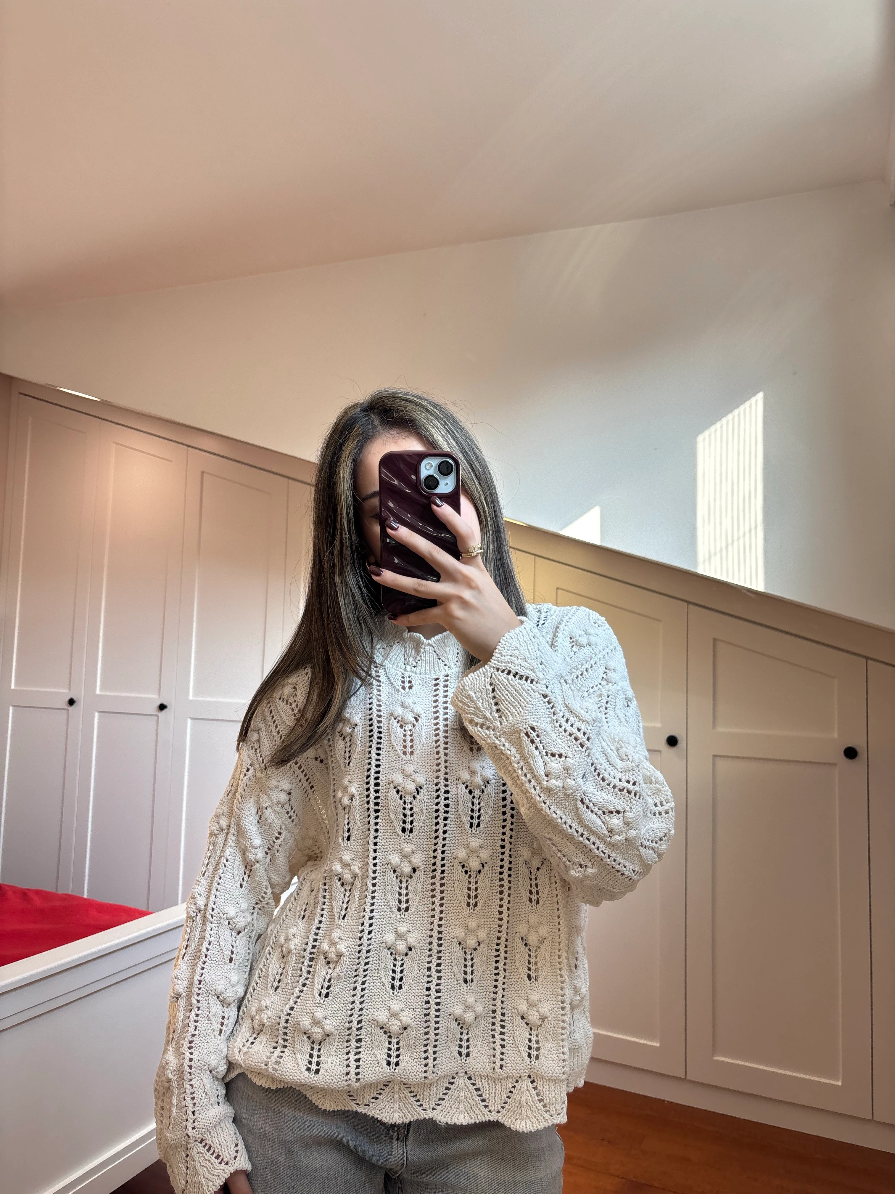 Delikli Çiçek Figürlü Ekru Kazak