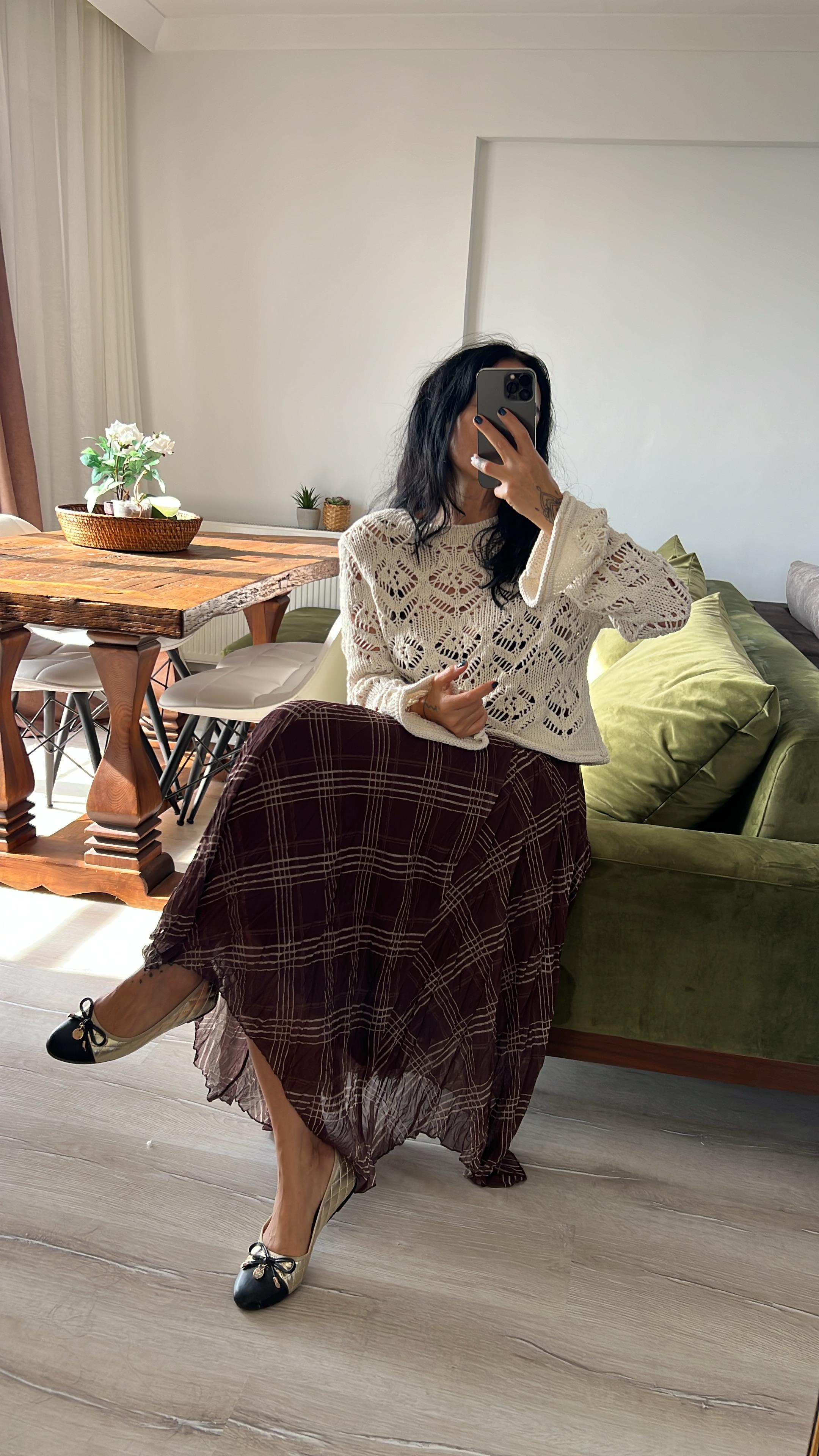 Kahve Ekose Desenli Pliseli Asimetrik Etek