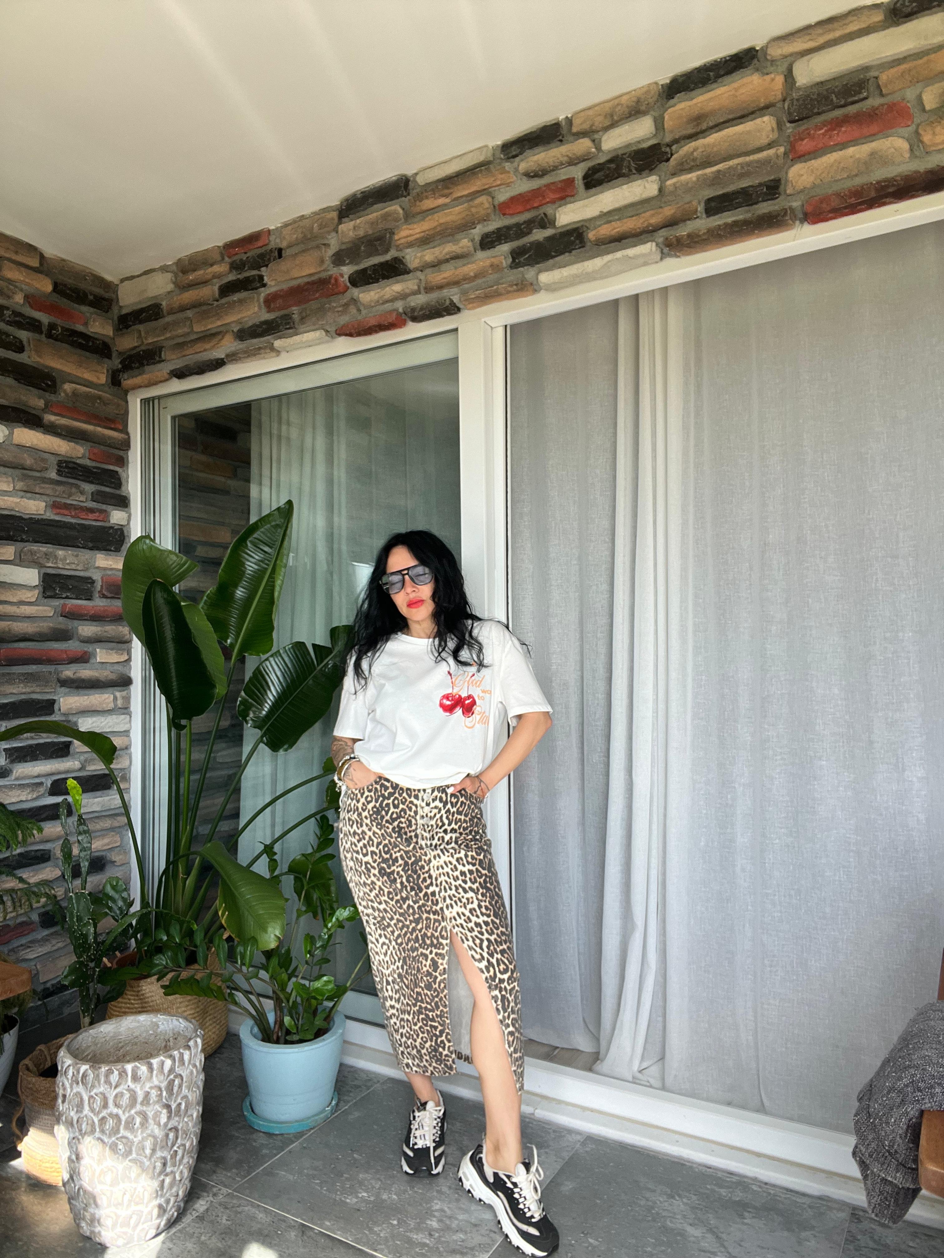 Önü Yırtmaçlı Leopar Denim Etek