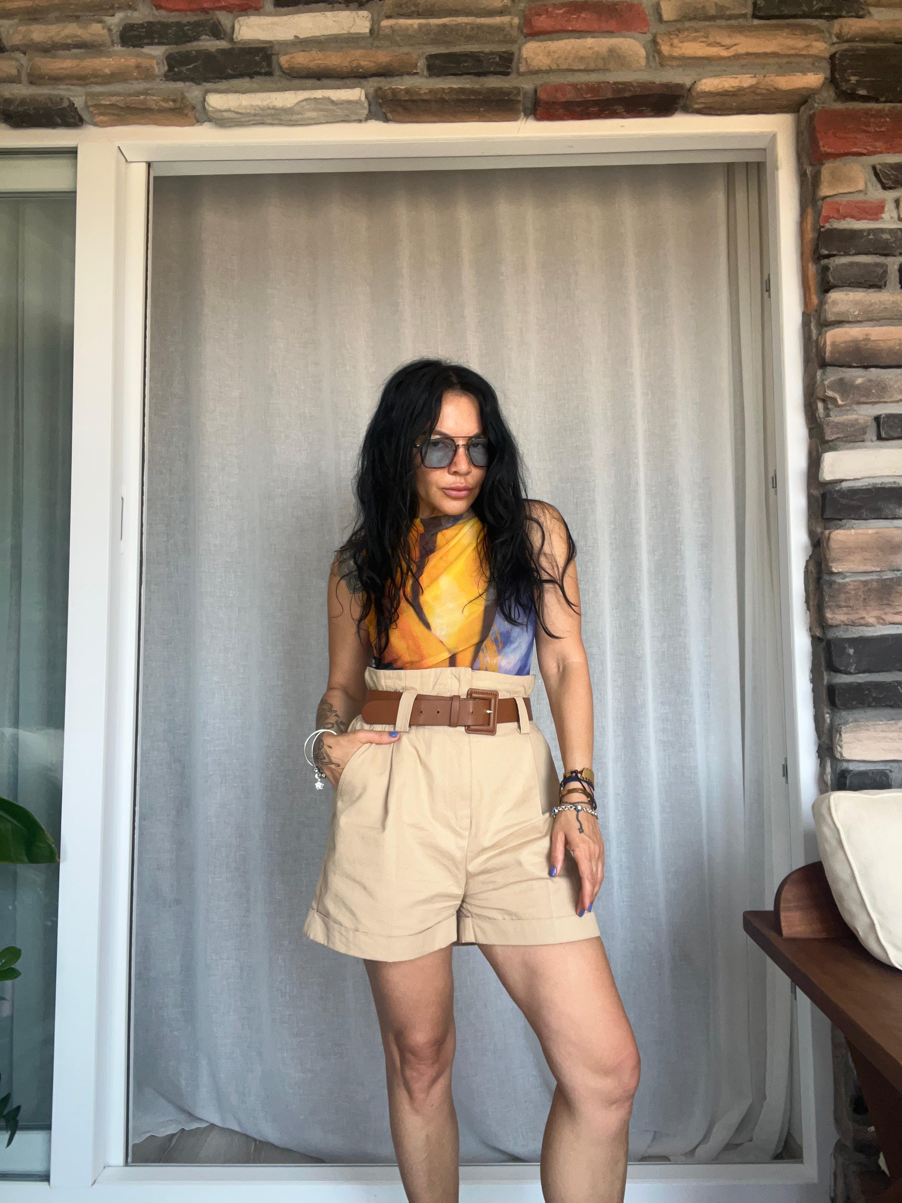 Dilvin Beli Lastikli Kemerli Şort
