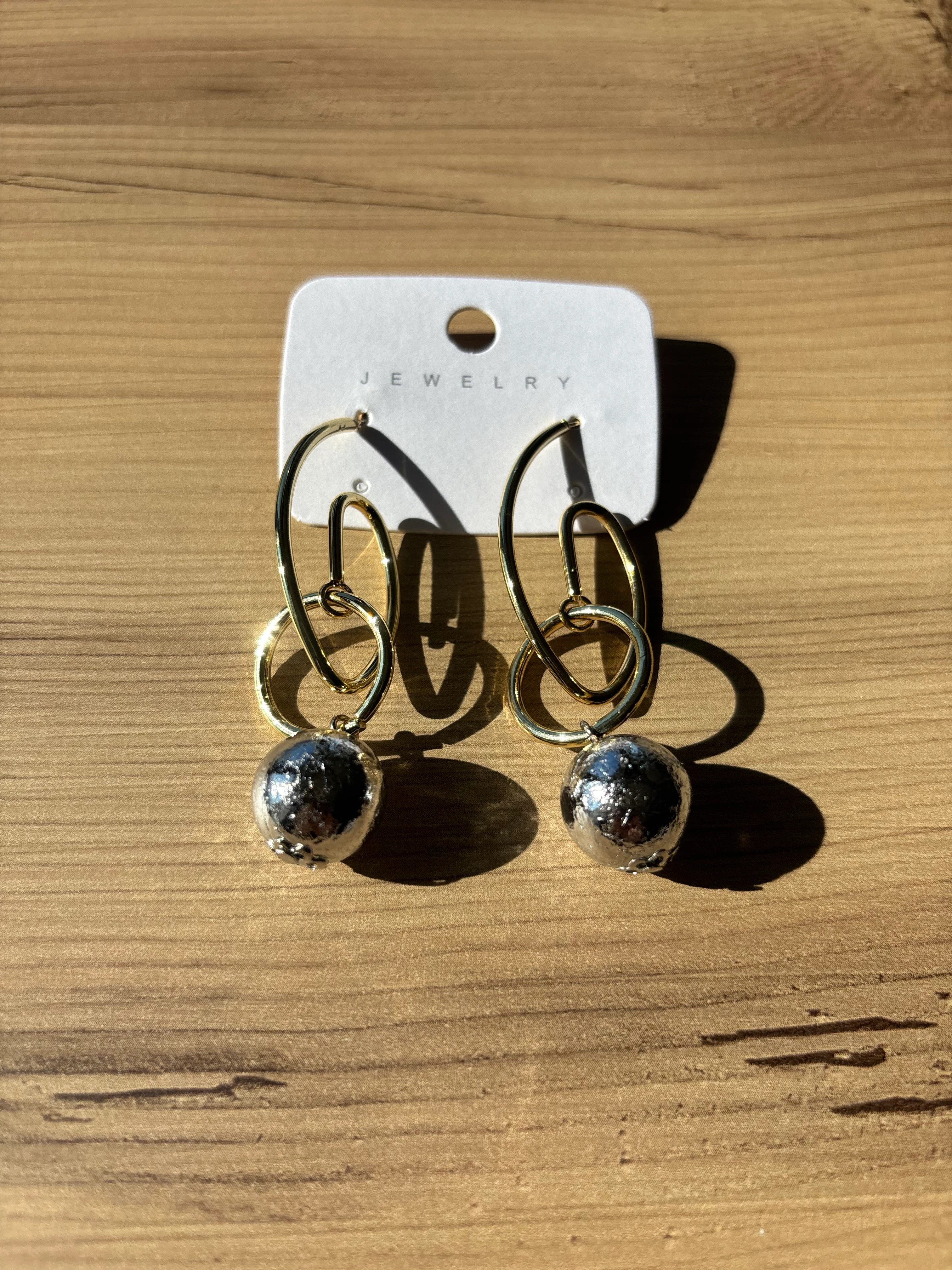 Gold Çift Halka Detaylı Top Küpe