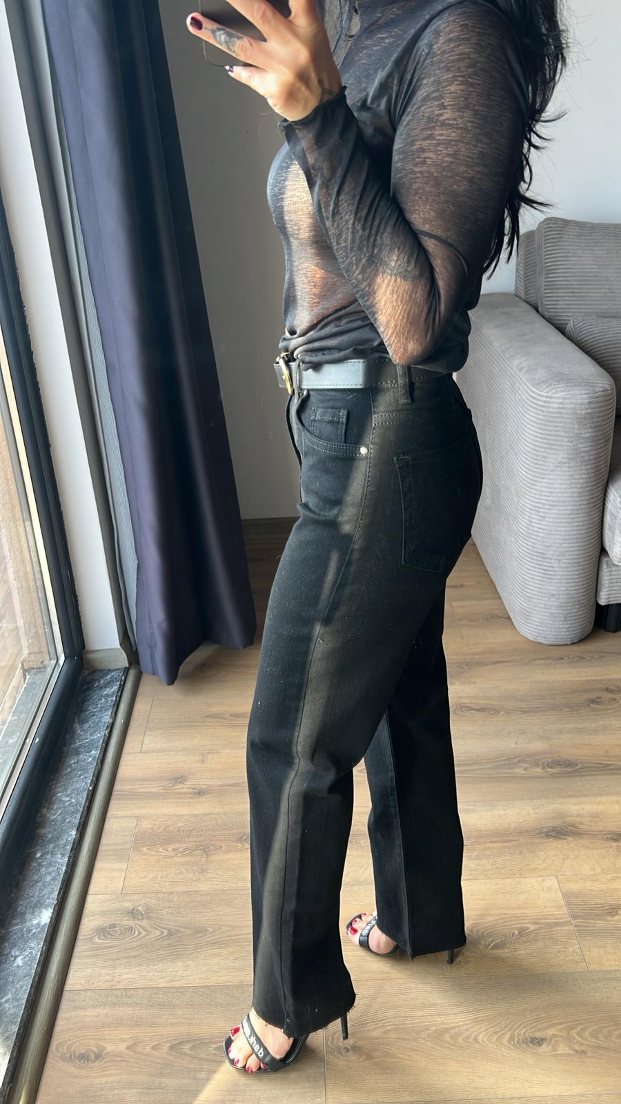 Kesik Paça Kemerli Jean