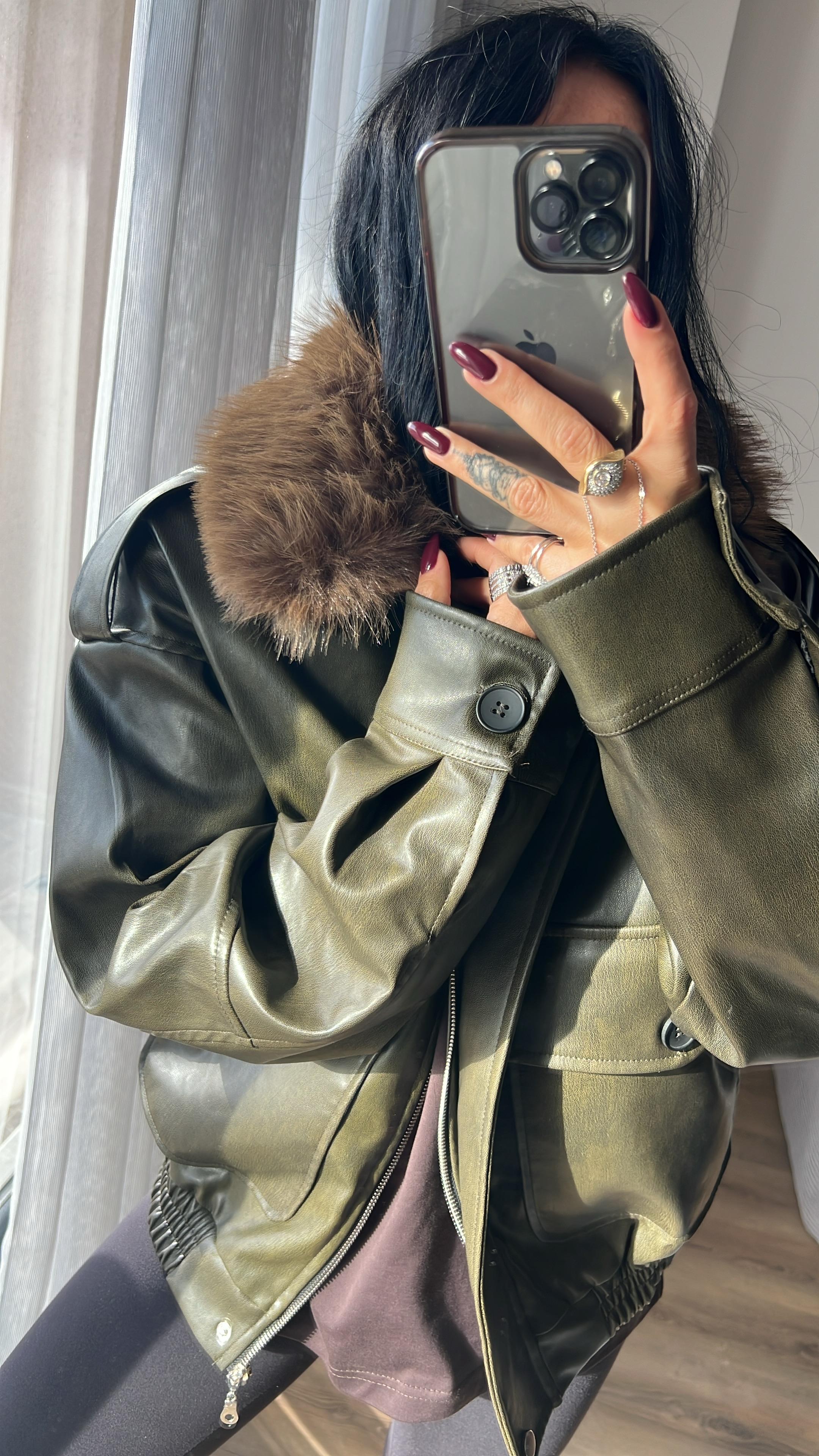 Yakası Kürk Detaylı Haki Deri Ceket