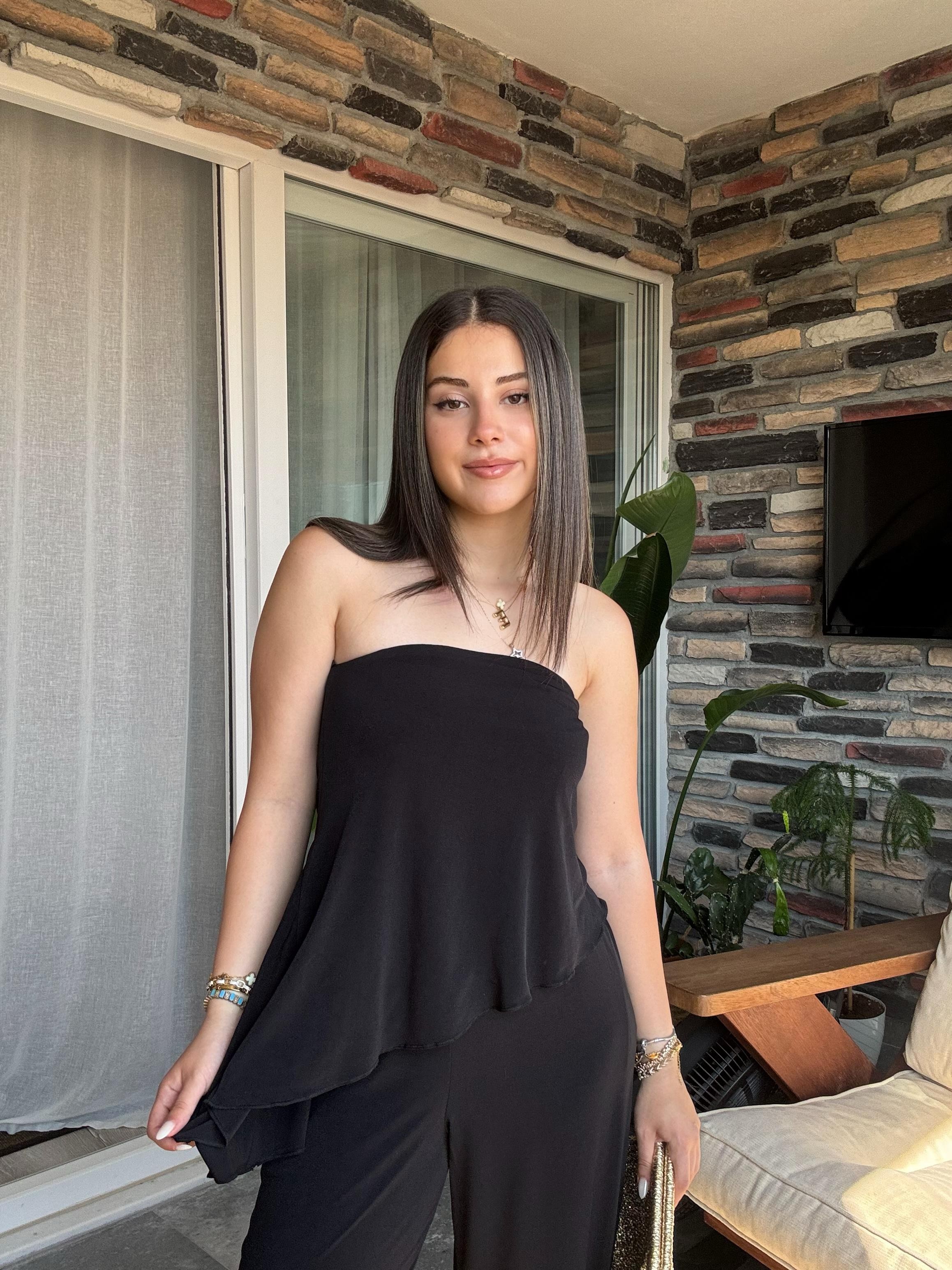 Asimetrik Kesim Siyah Fularlı Bluz Salaş Pantolon Takım