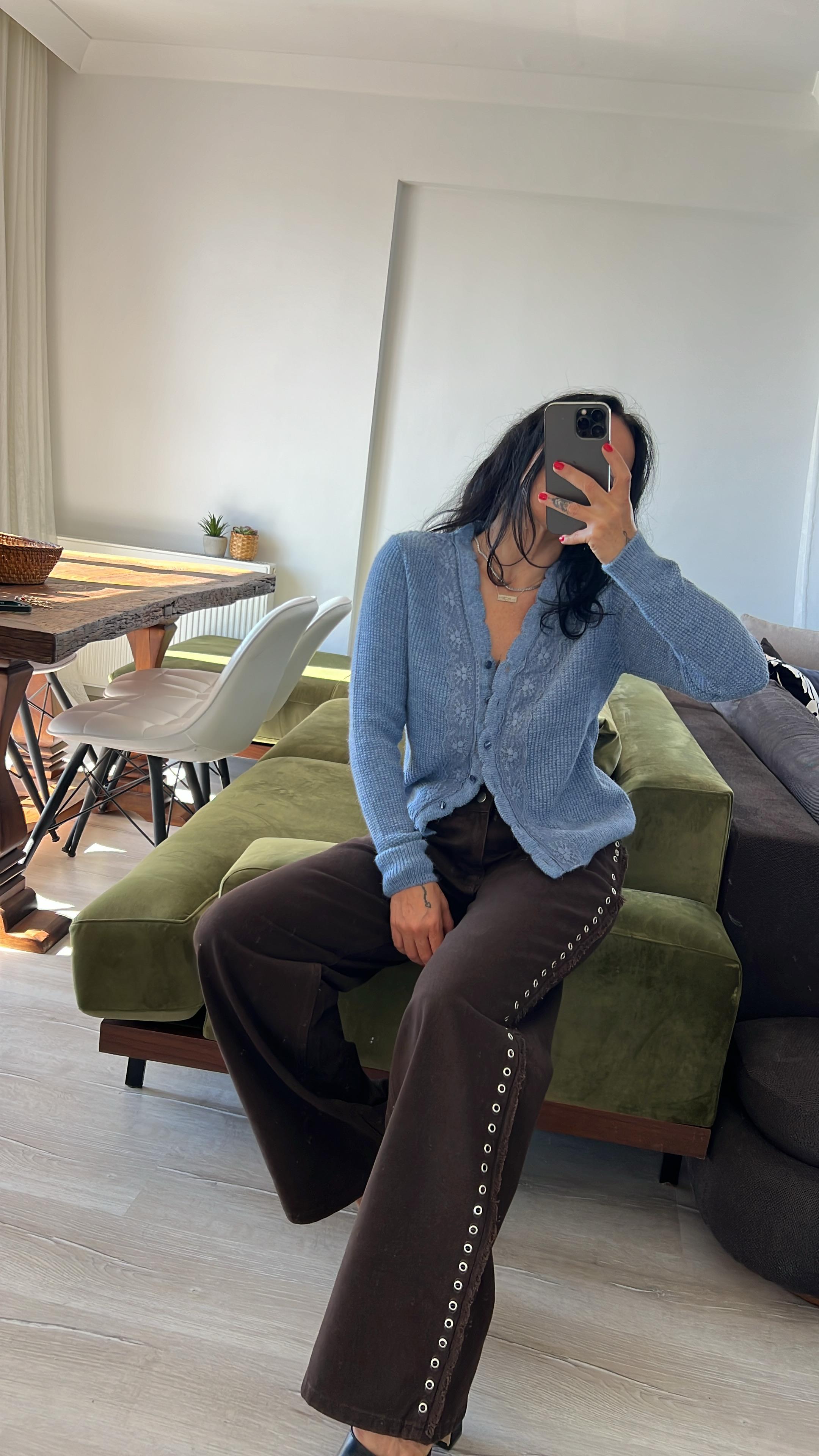 Dantel Detaylı Mavi Triko Hırka 