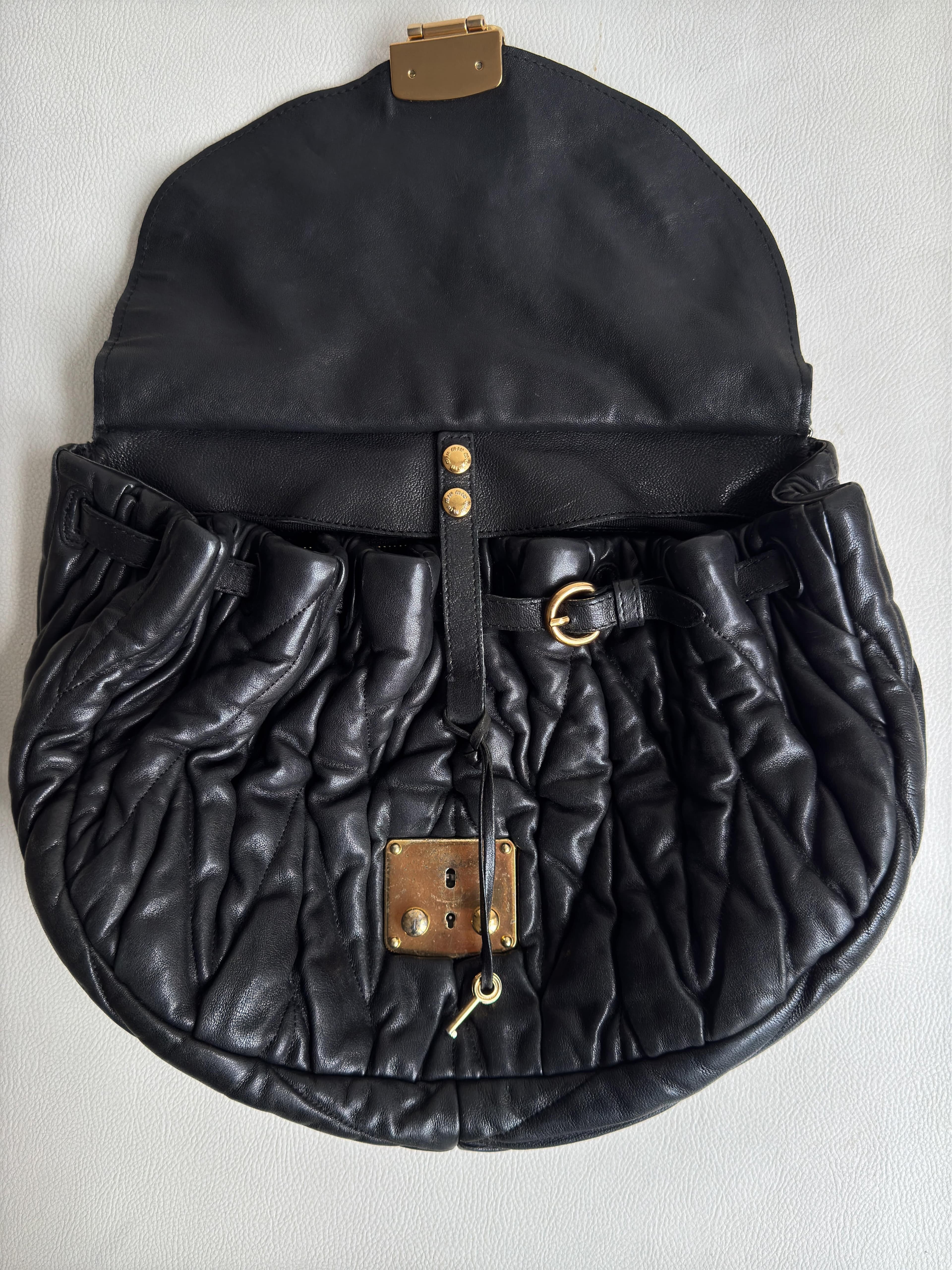 Miu Miu Snap Hobo Çanta