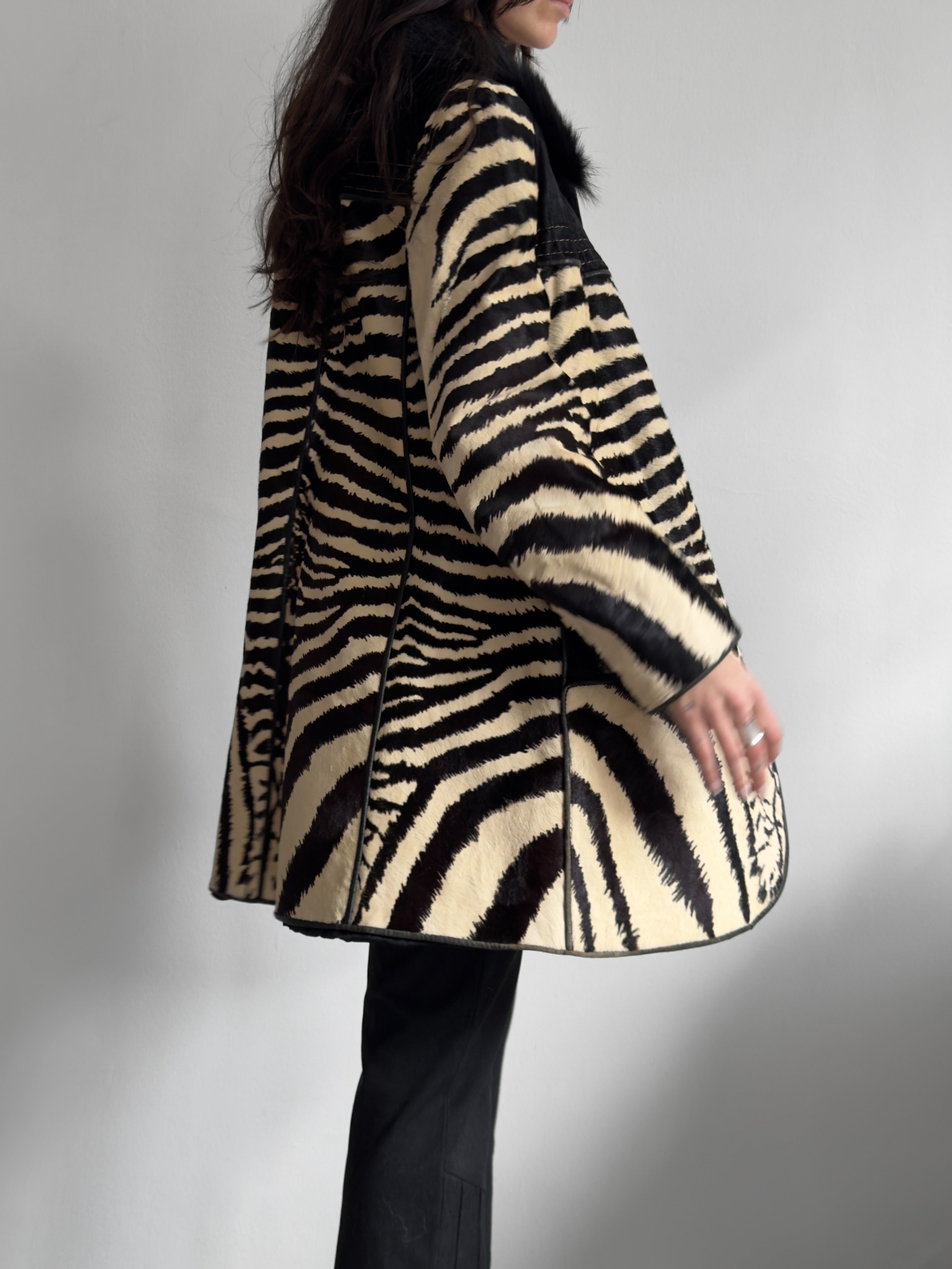 Tay Tüyü Zebra Desenli Kaban