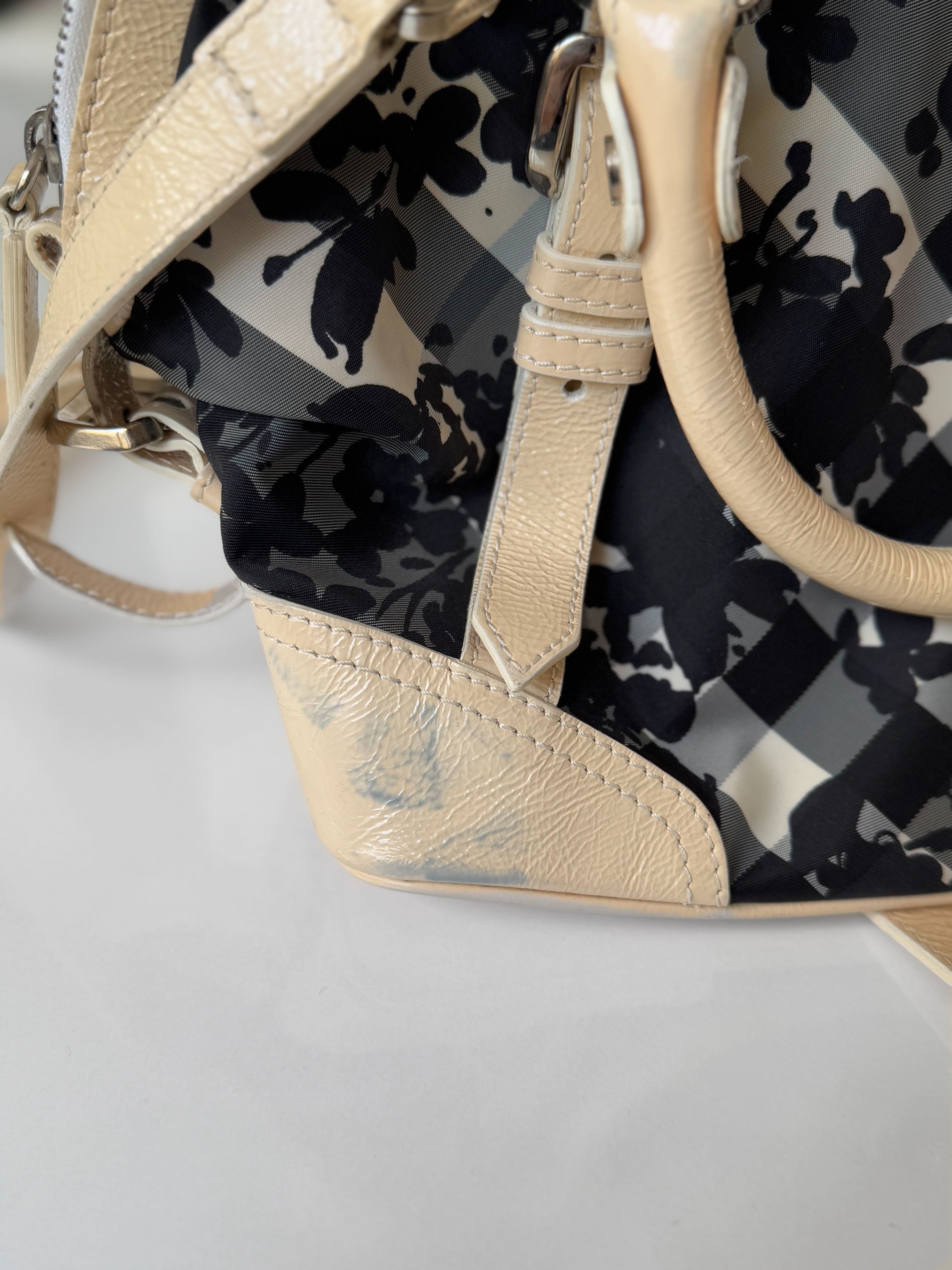 Burberry Floral Beat Check Çanta