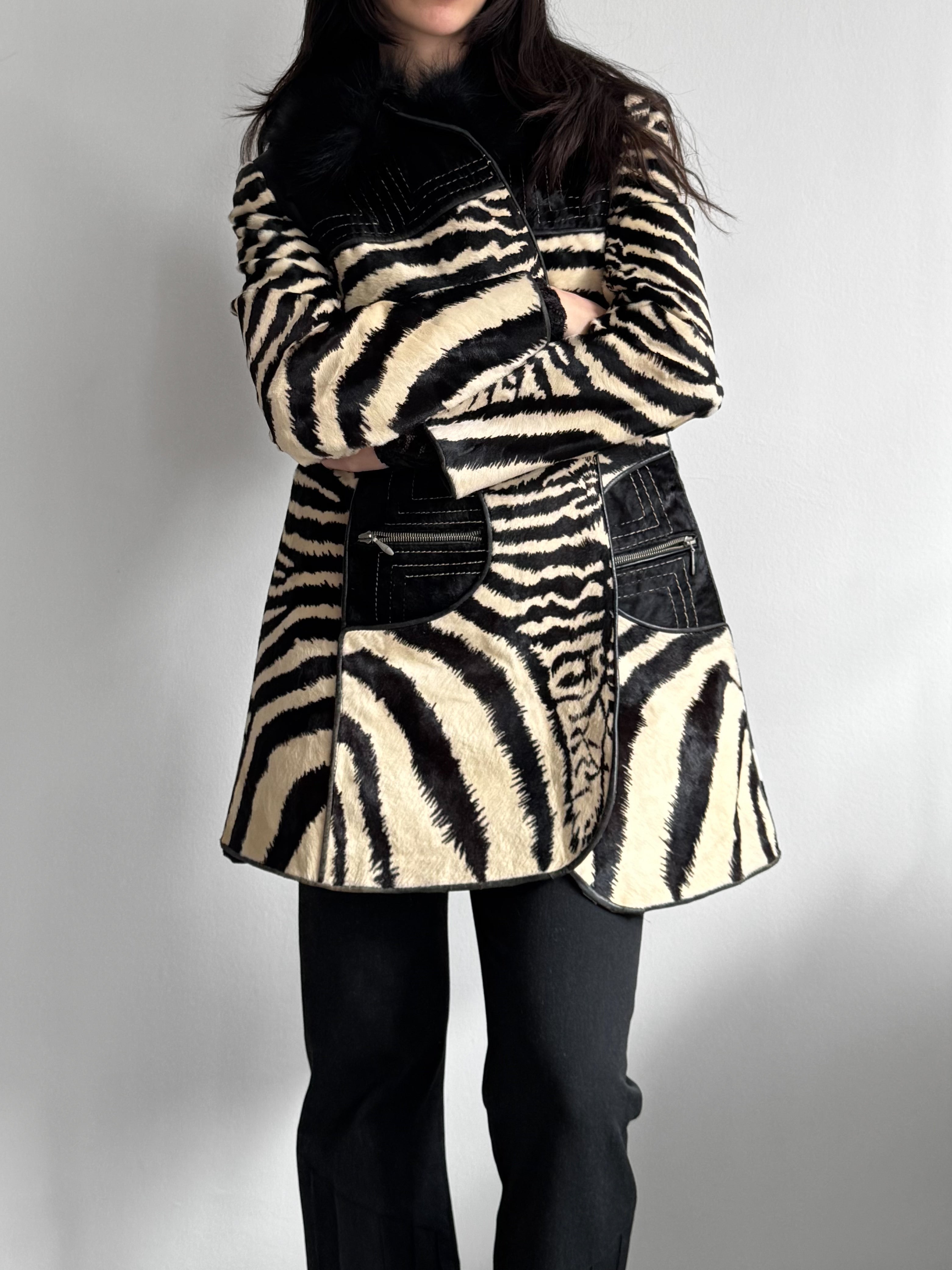 Tay Tüyü Zebra Desenli Kaban