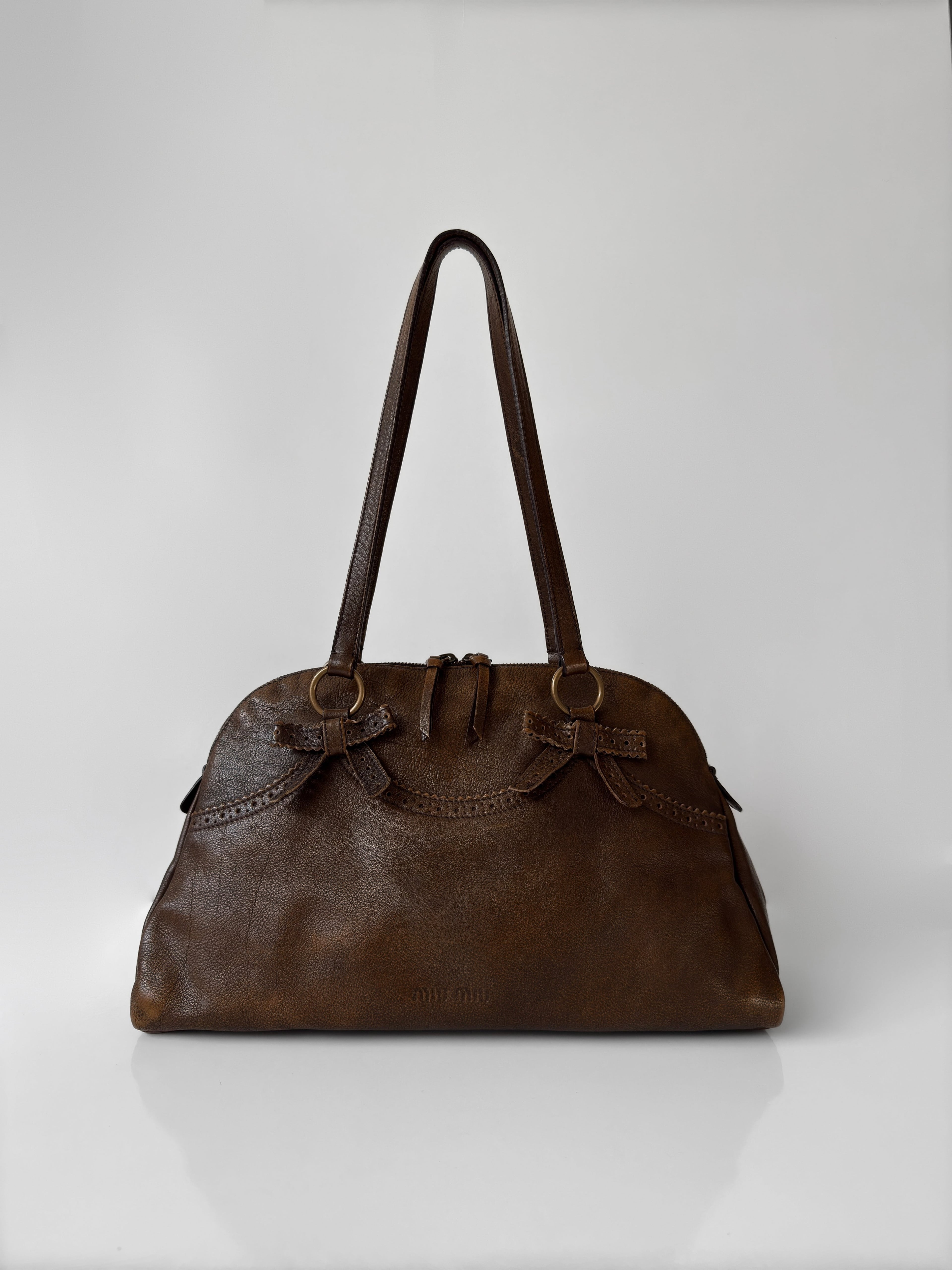 Miu Miu Bow Detailed Distressed Deri Çanta