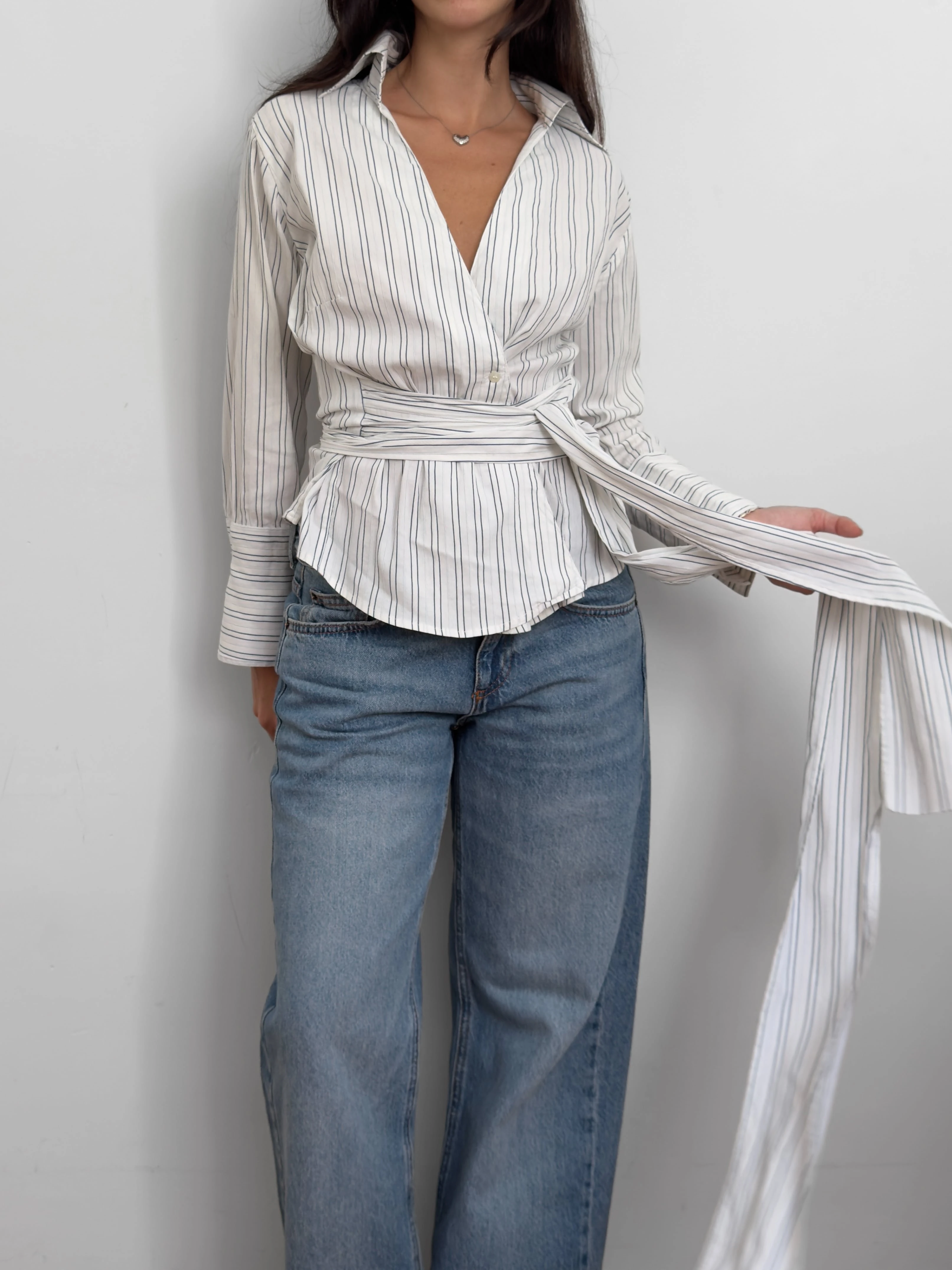 Beli Kuşaklı Gömlek