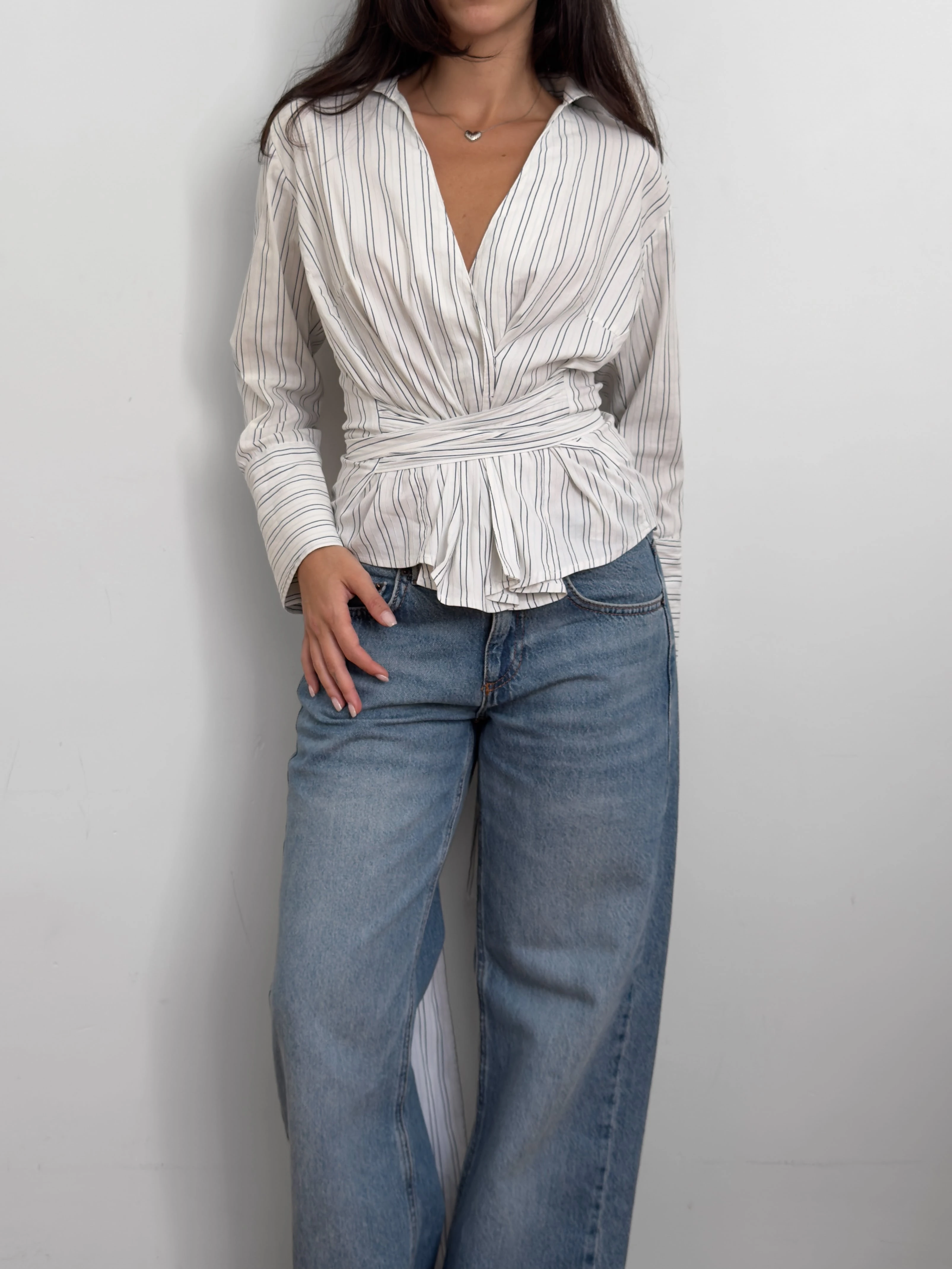 Beli Kuşaklı Gömlek