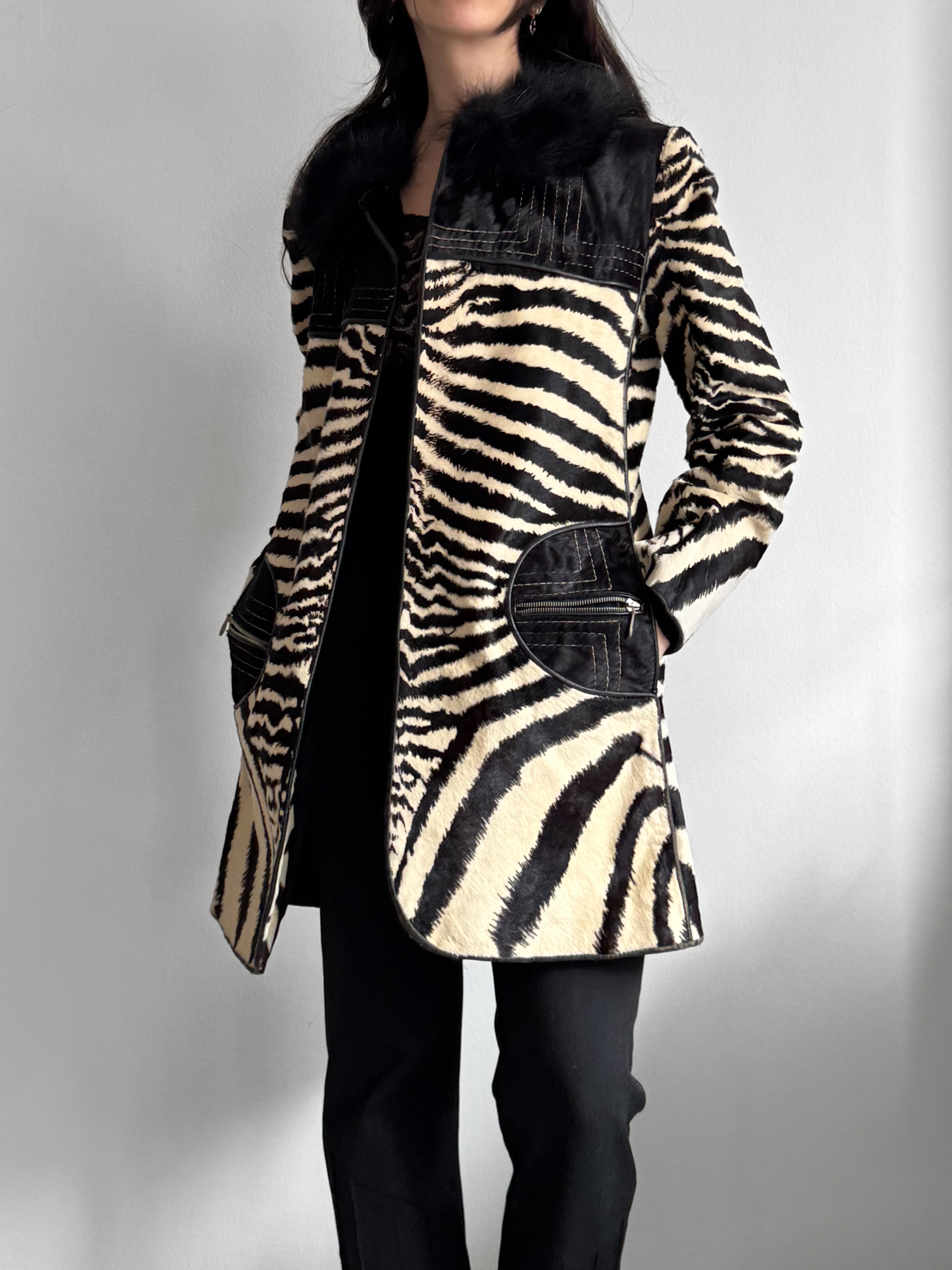 Tay Tüyü Zebra Desenli Kaban