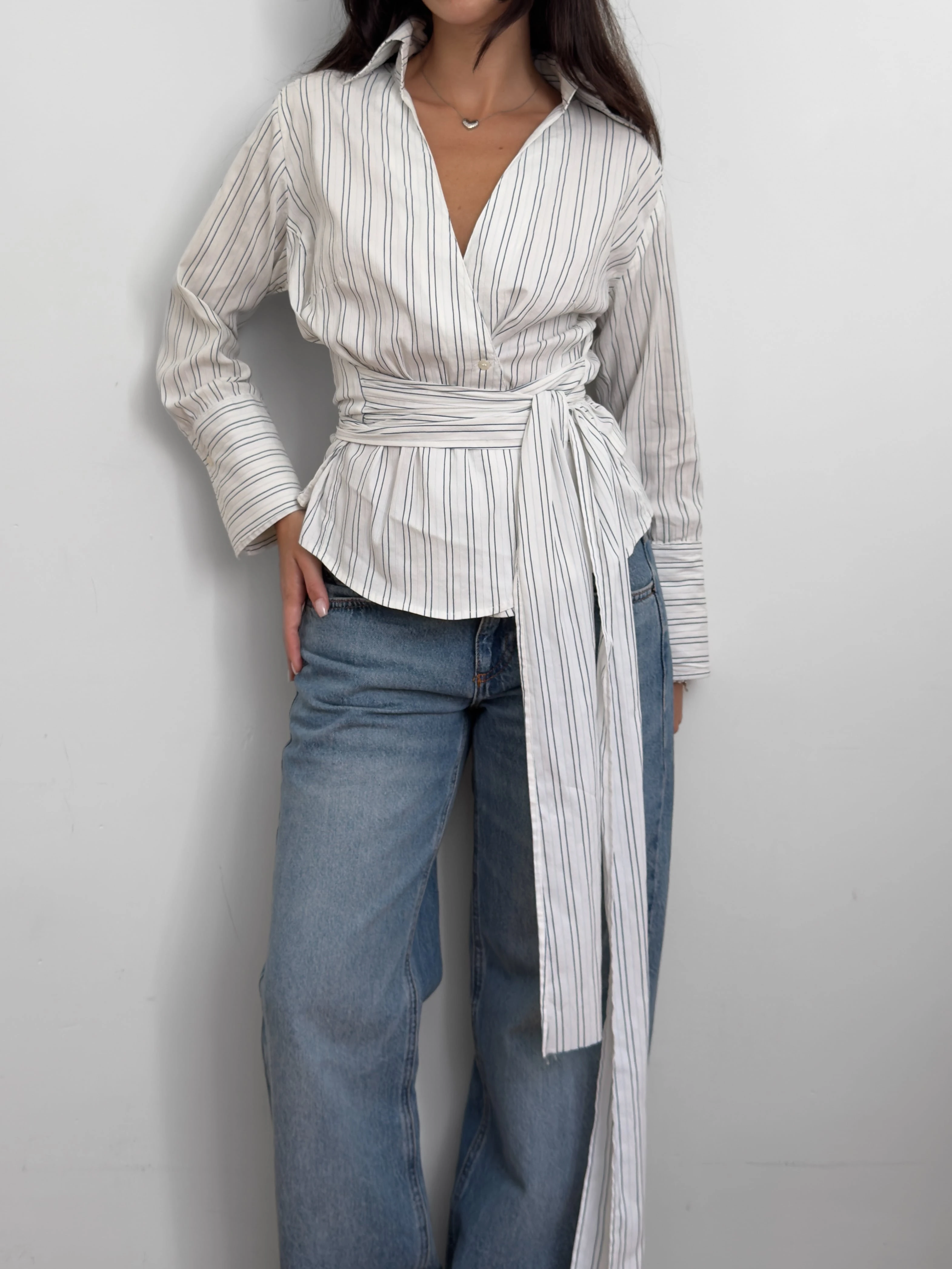 Beli Kuşaklı Gömlek