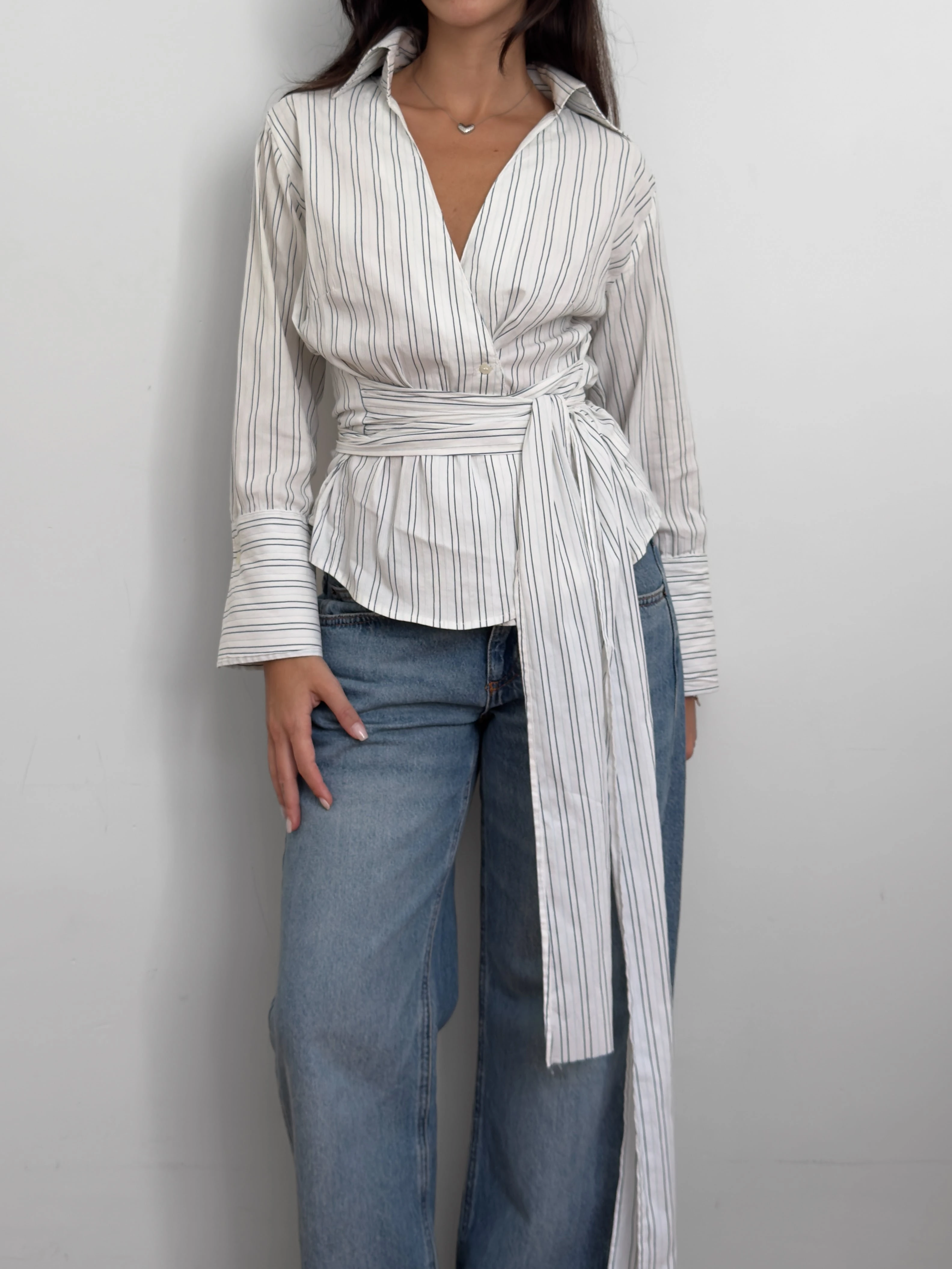 Beli Kuşaklı Gömlek