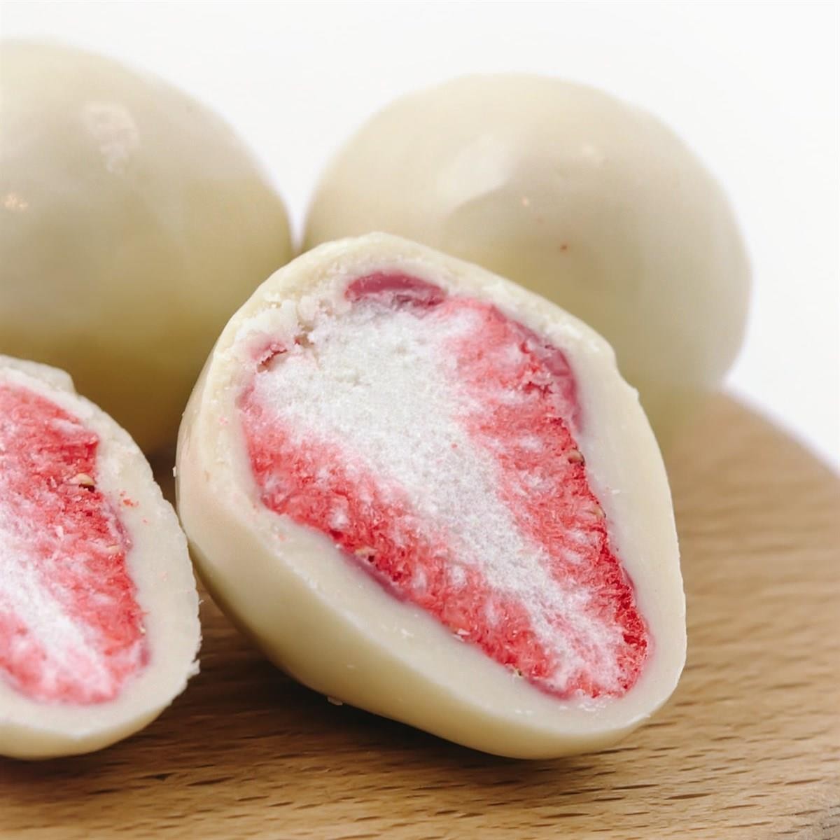 Beyaz Çikolata Kaplı Kurutulmuş Çilek Draje 80g