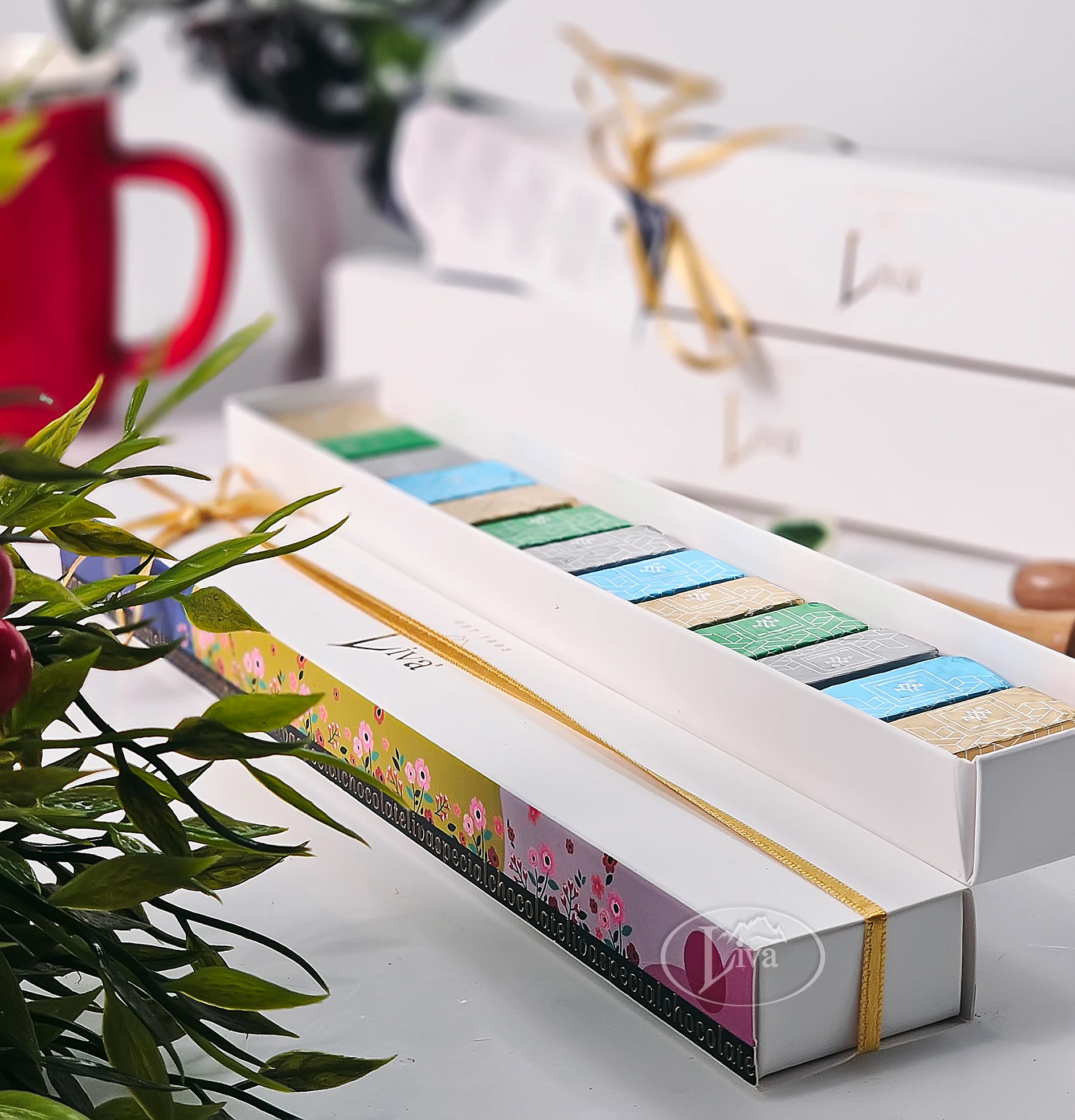 İnce Yaldızlı Çikolata Kutusu 13'lü